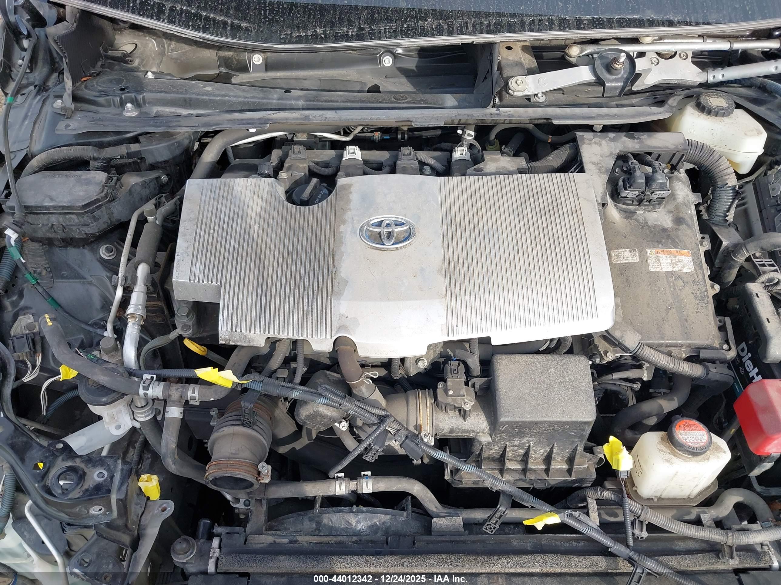 TOYOTA PRIUS image 10