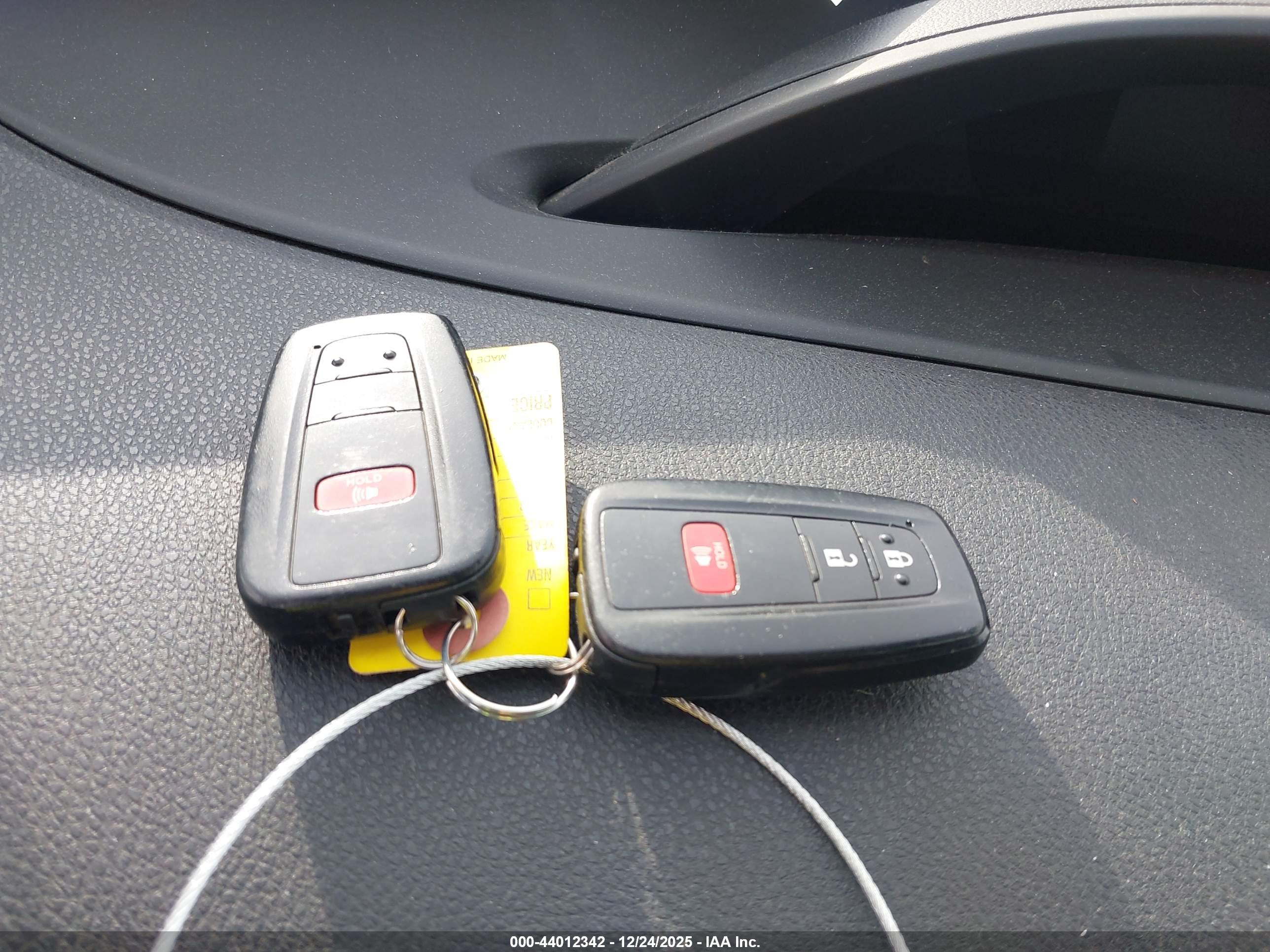TOYOTA PRIUS image 11