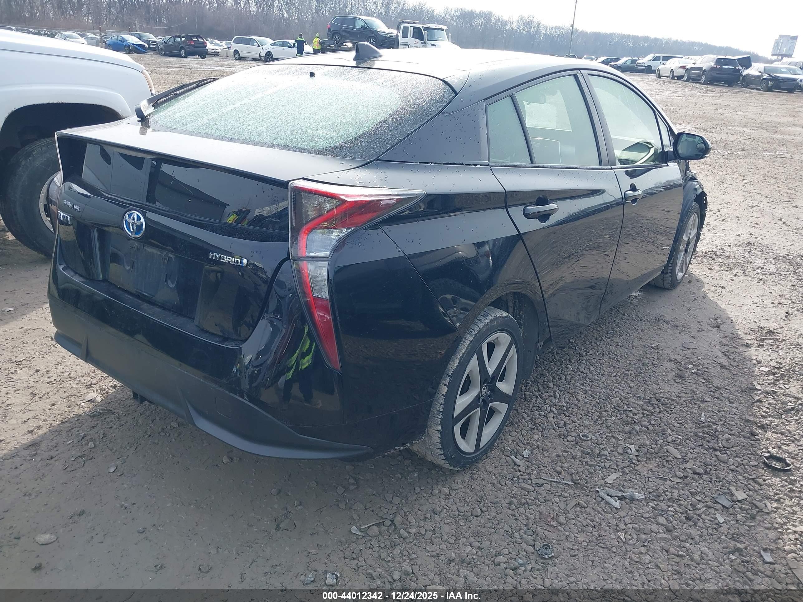 TOYOTA PRIUS image 4