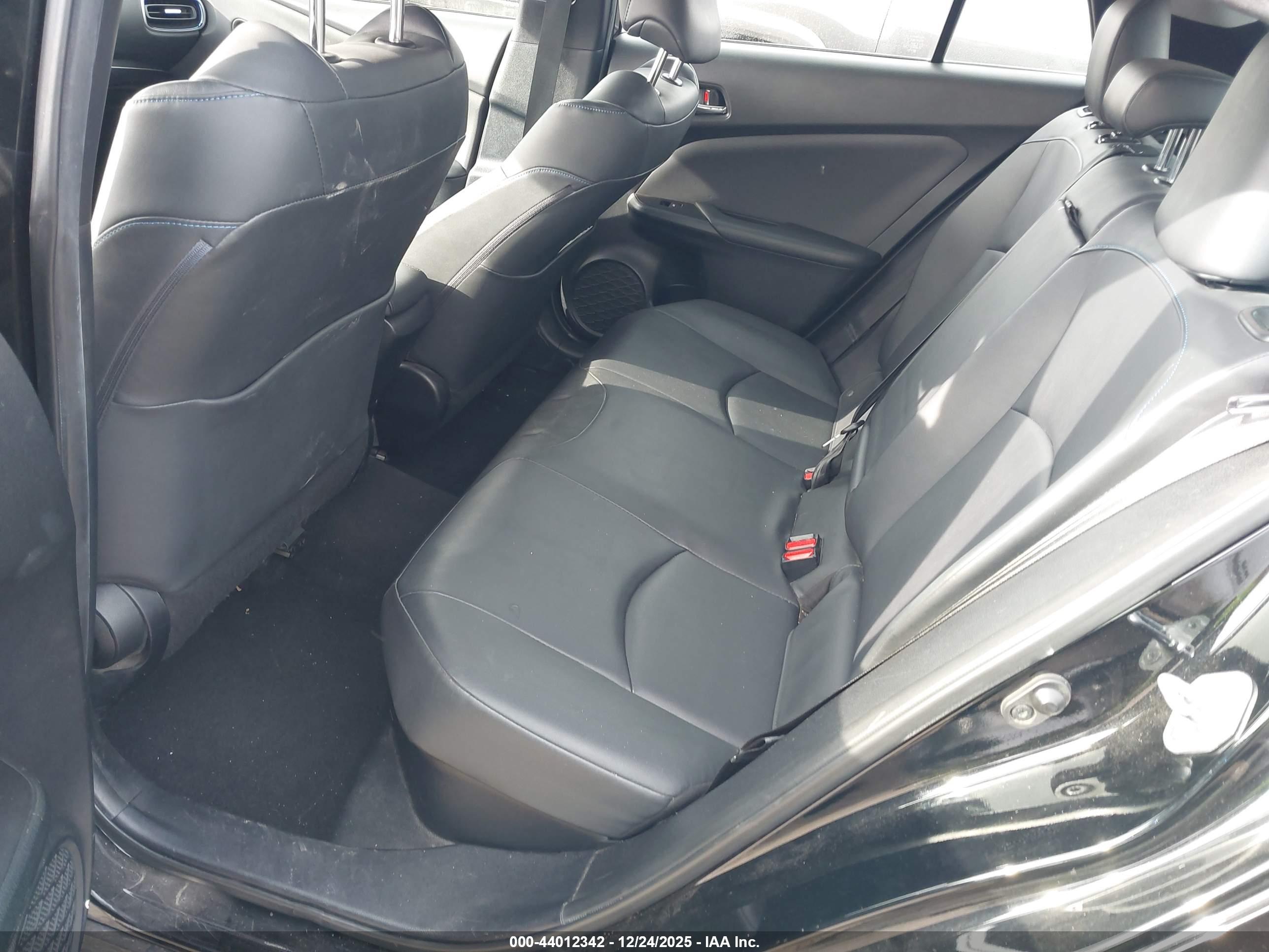 TOYOTA PRIUS image 8