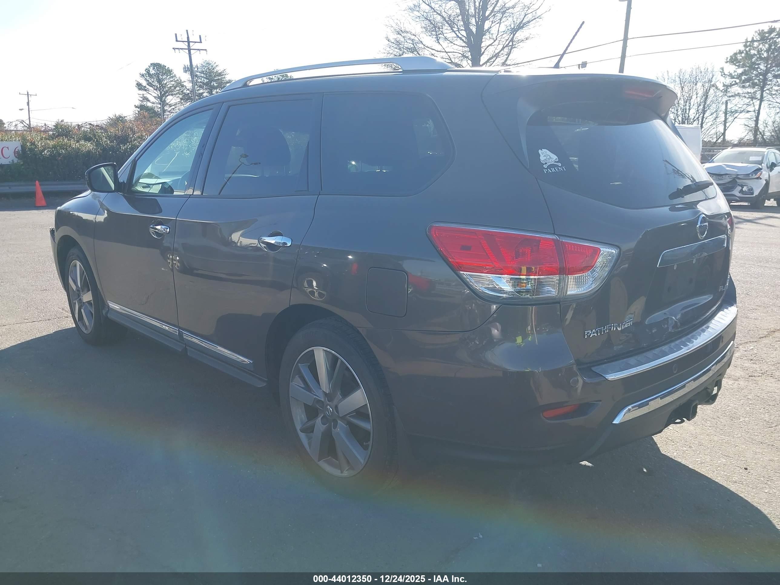 NISSAN PATHFINDER image 3