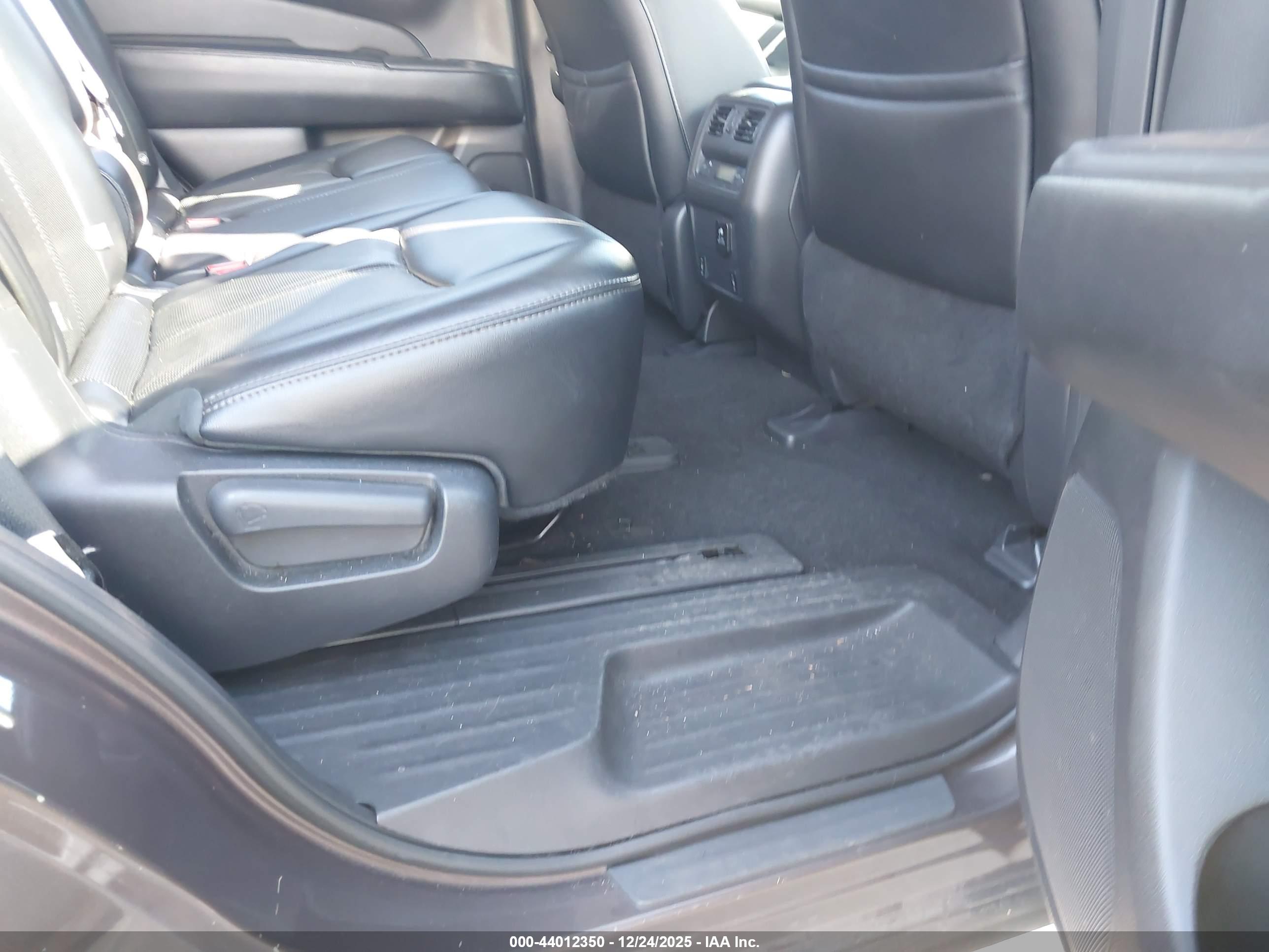 NISSAN PATHFINDER image 8