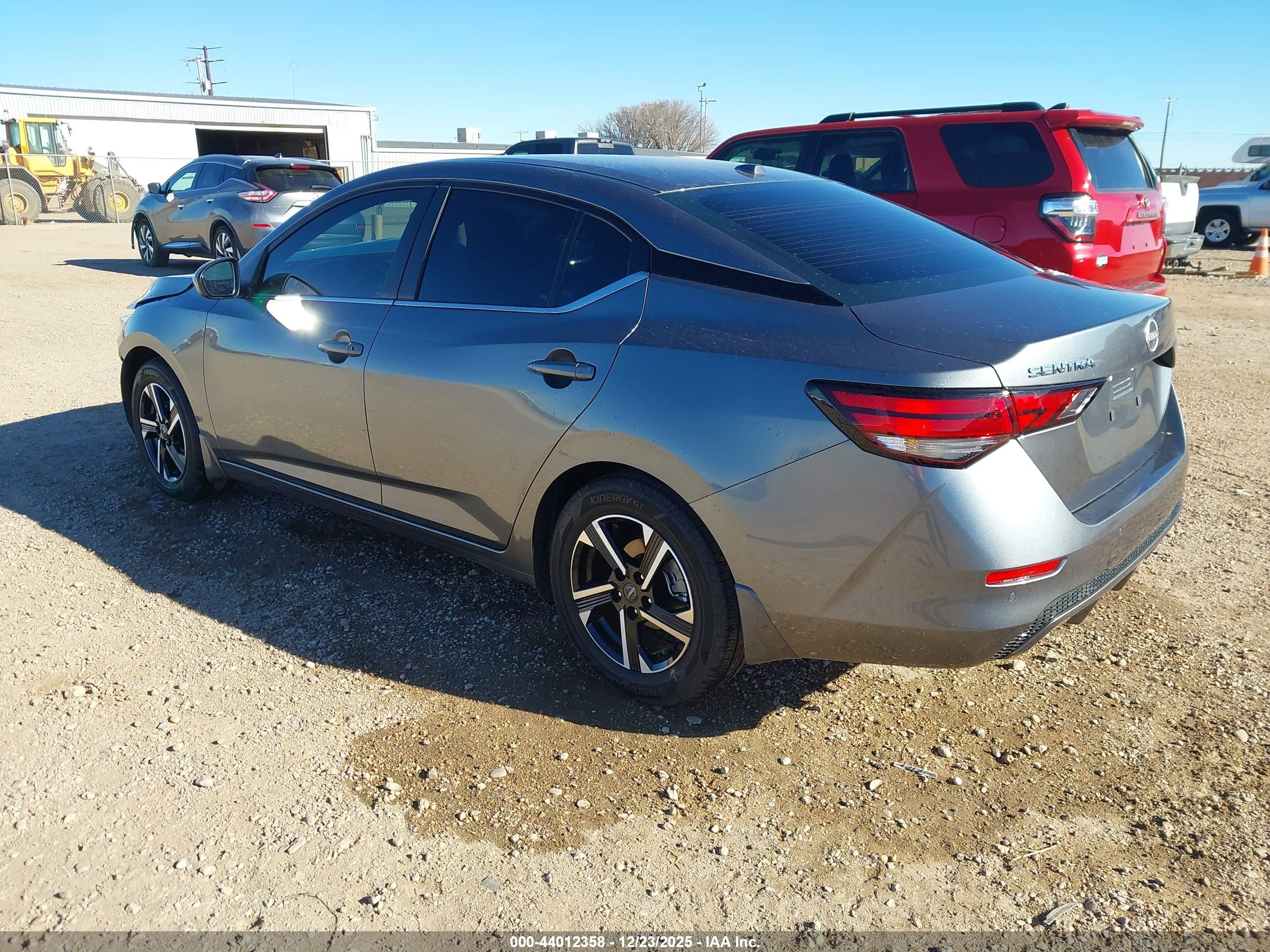 NISSAN SENTRA image 3