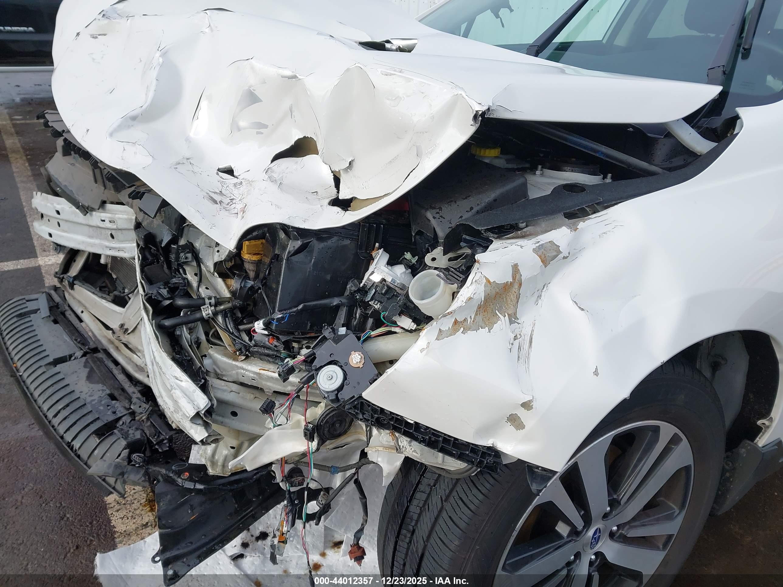 SUBARU OUTBACK image 6