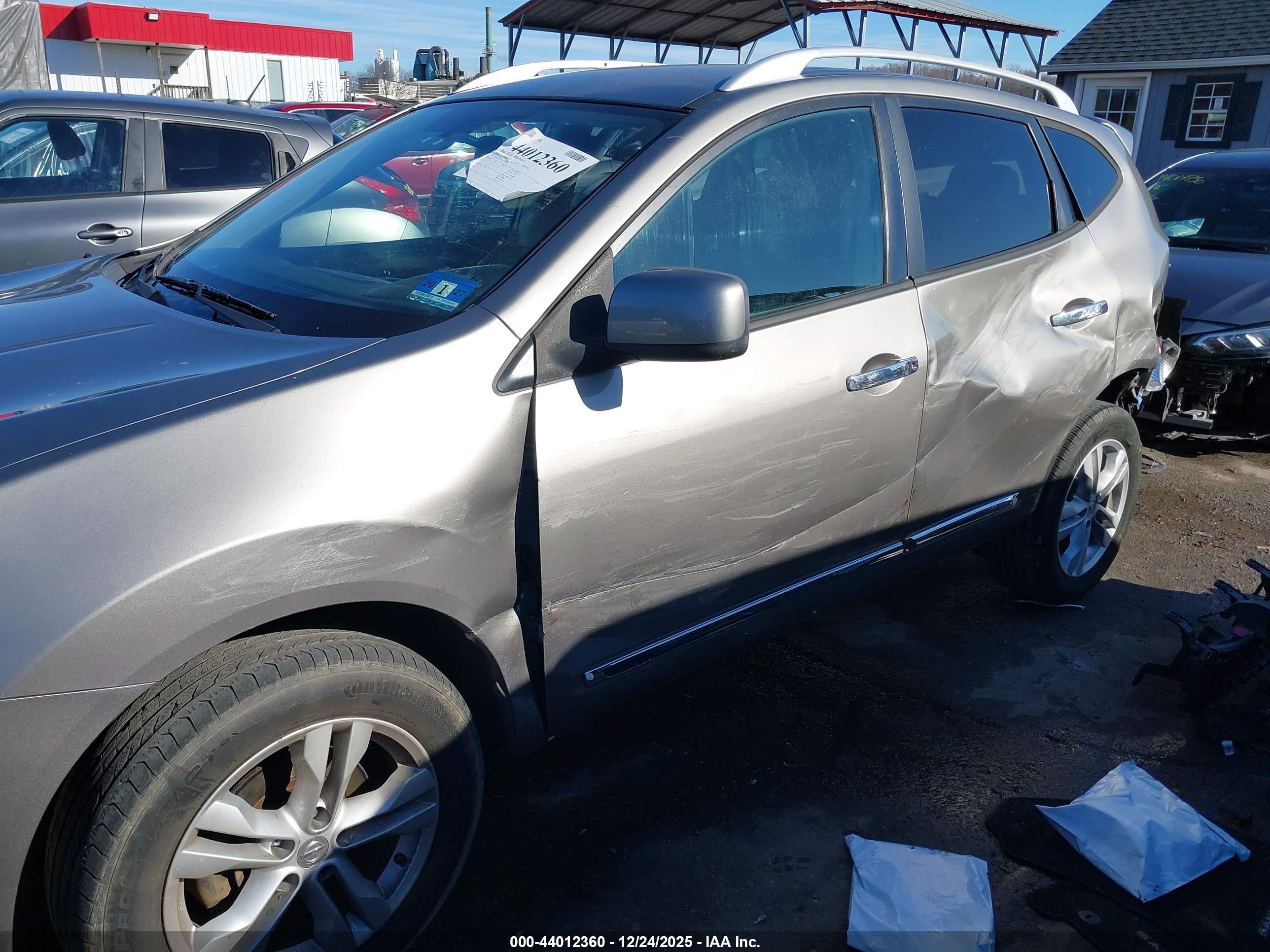 NISSAN ROGUE image 6