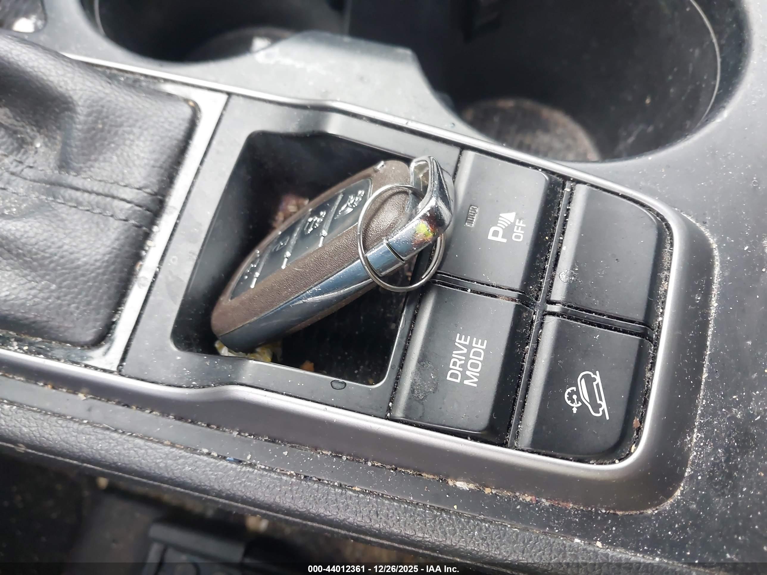 HYUNDAI TUCSON image 11