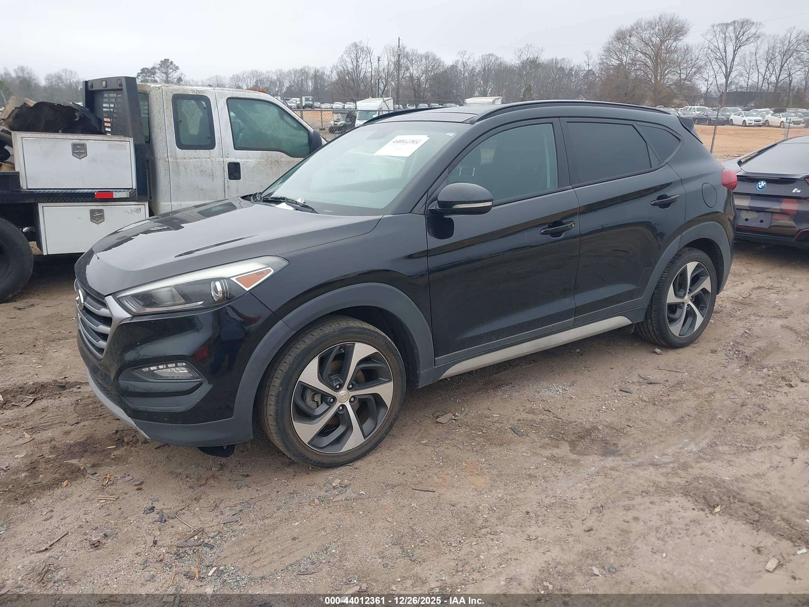 HYUNDAI TUCSON image 2