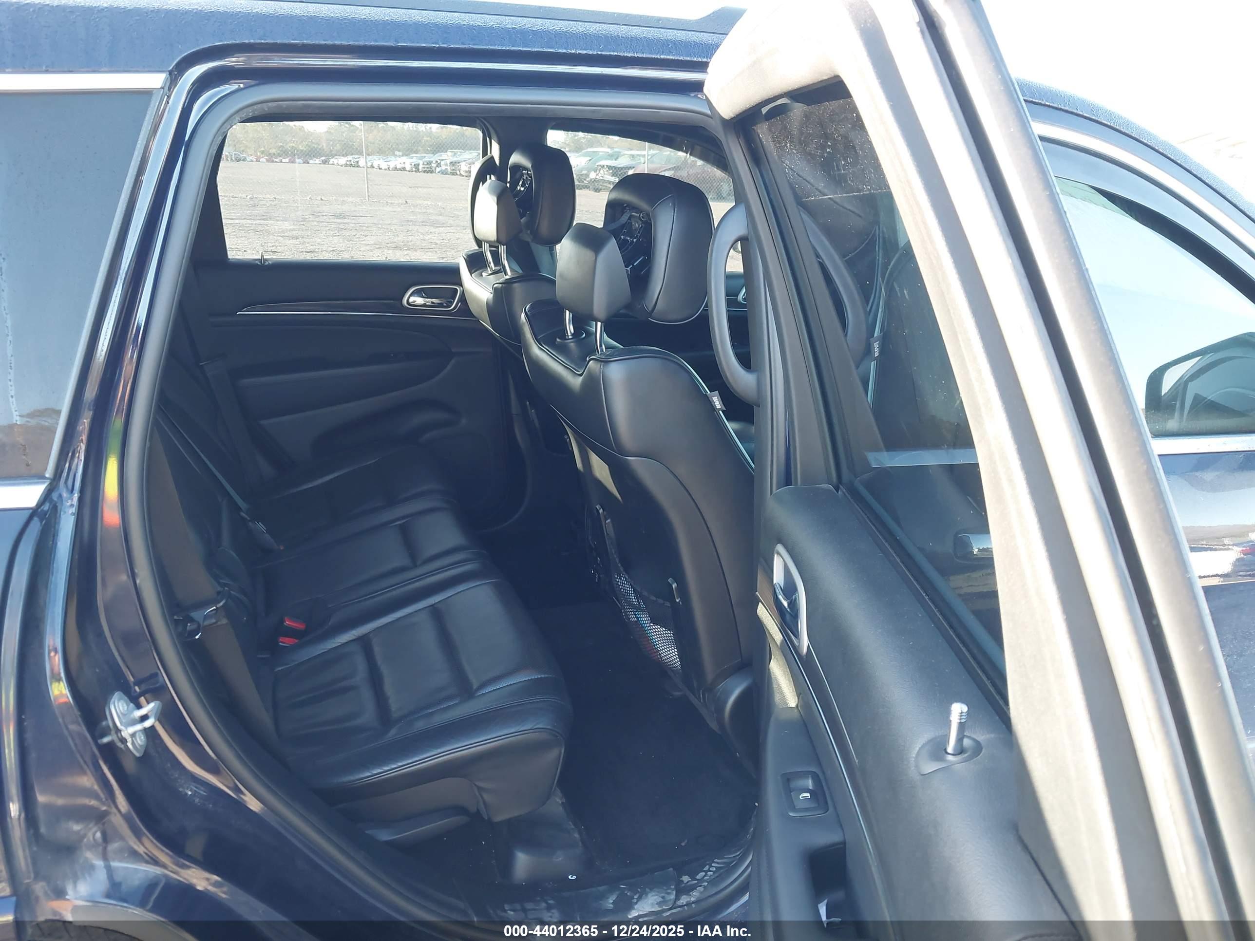 JEEP GRAND image 8