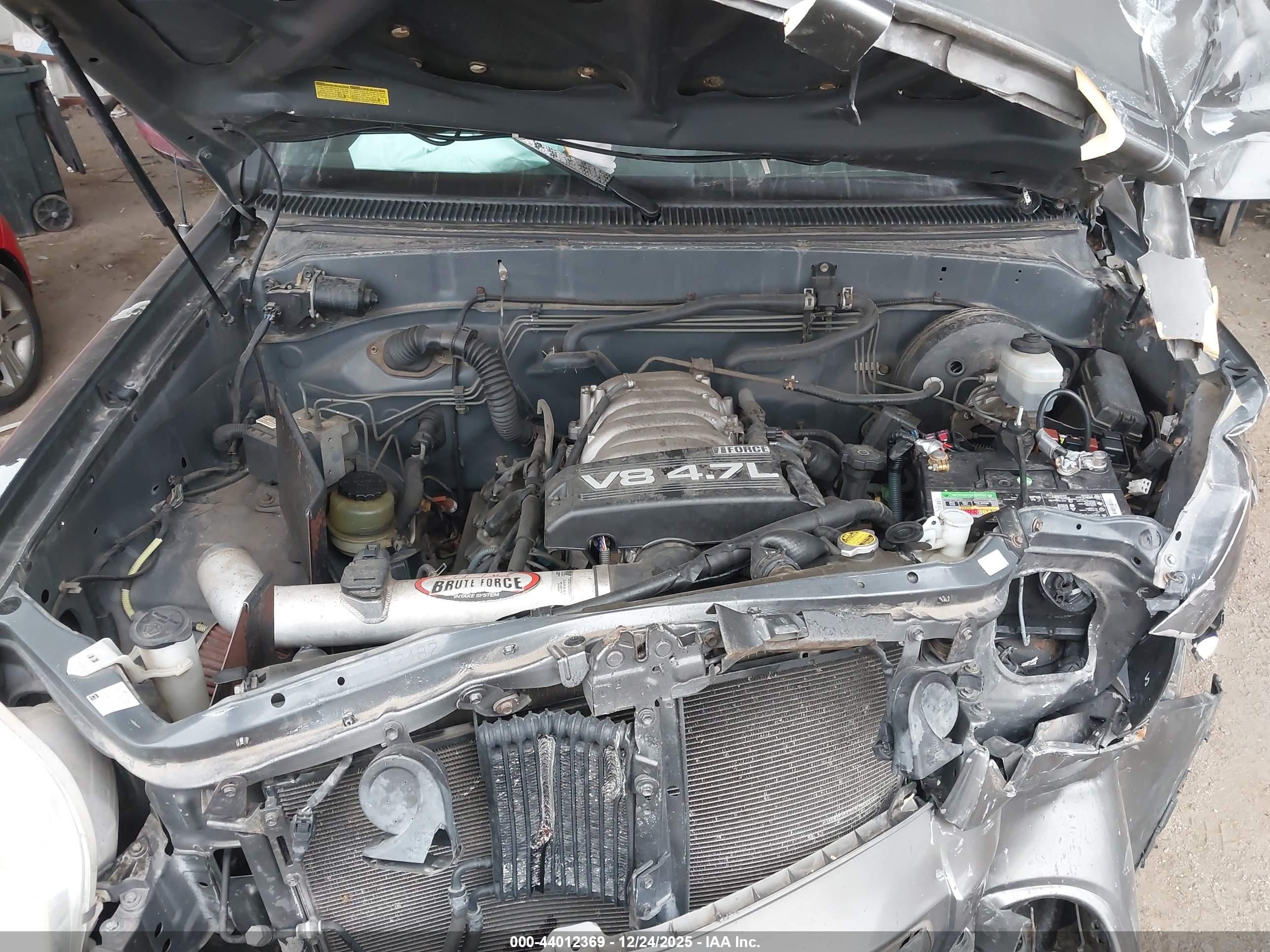 TOYOTA TUNDRA image 10