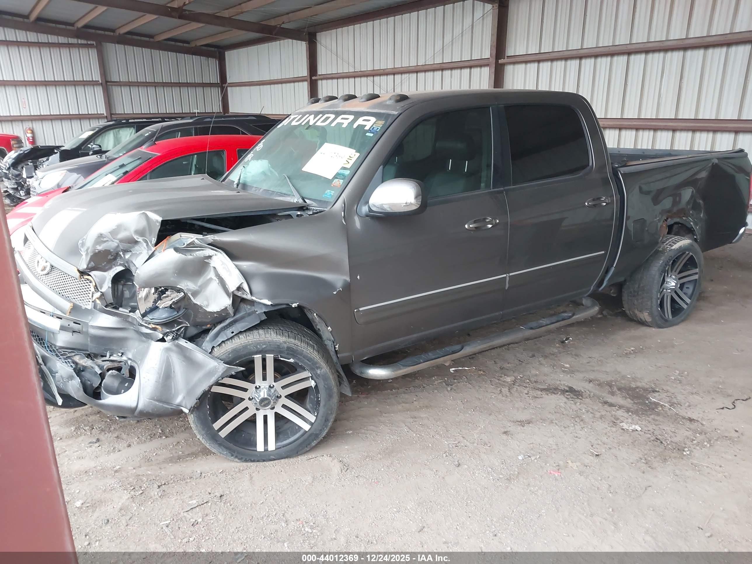 TOYOTA TUNDRA image 2