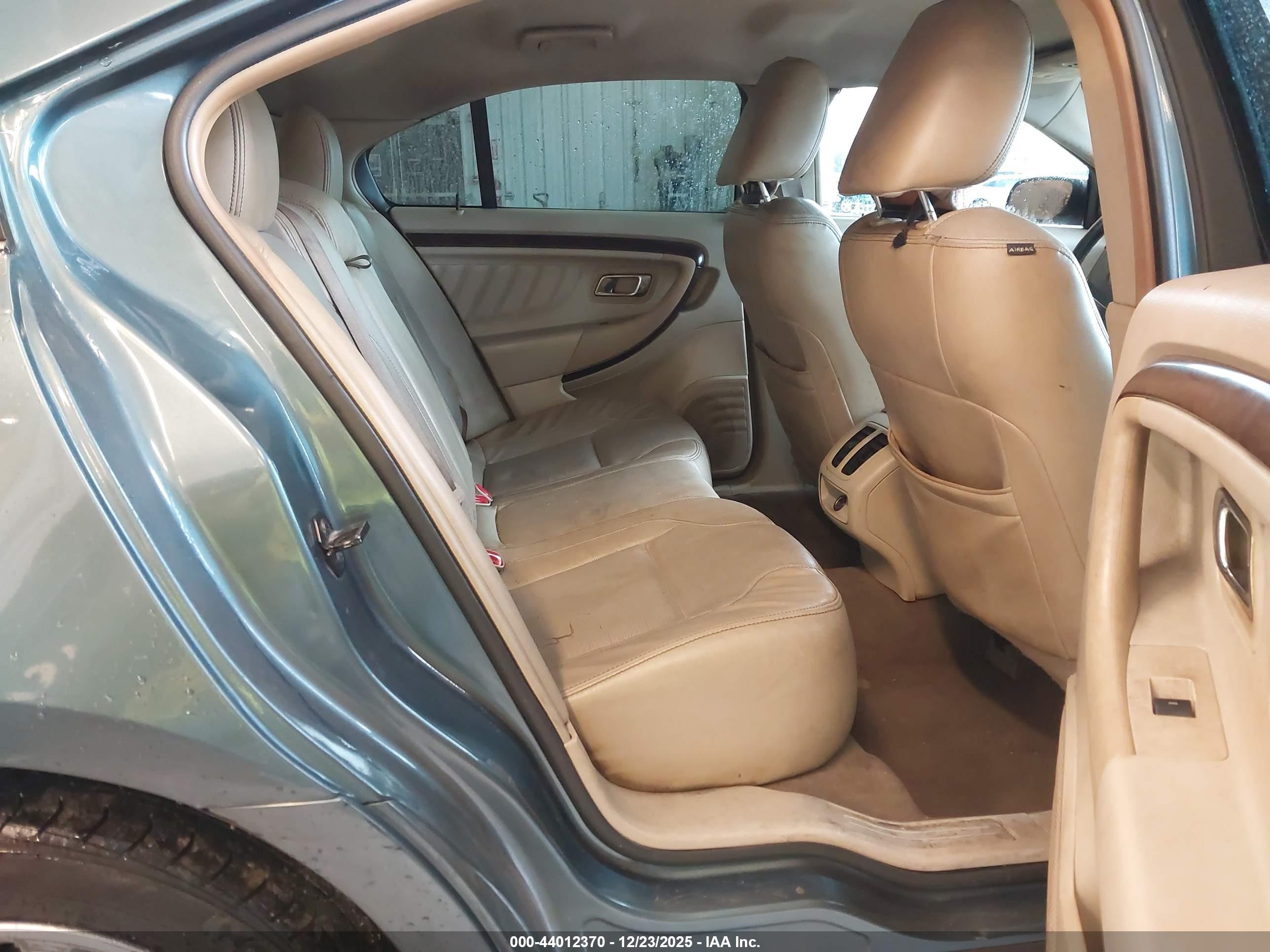 FORD TAURUS image 8