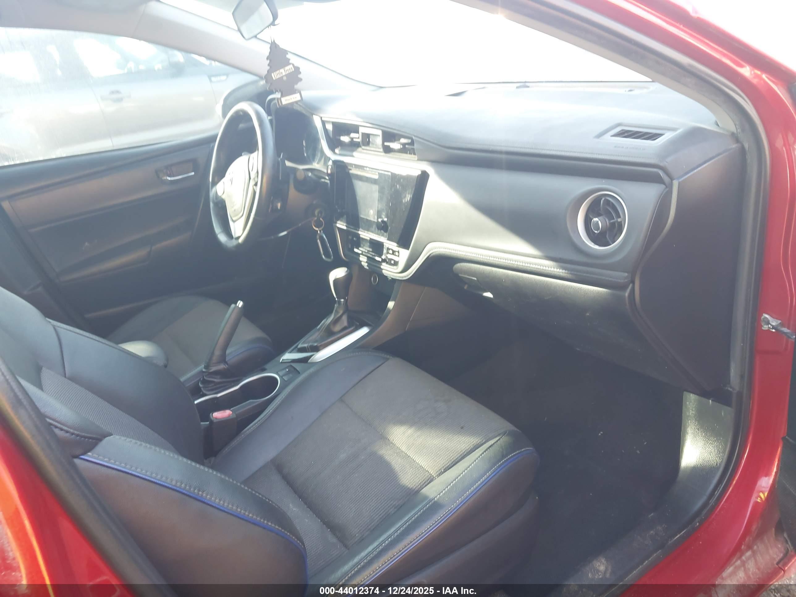 TOYOTA COROLLA image 5