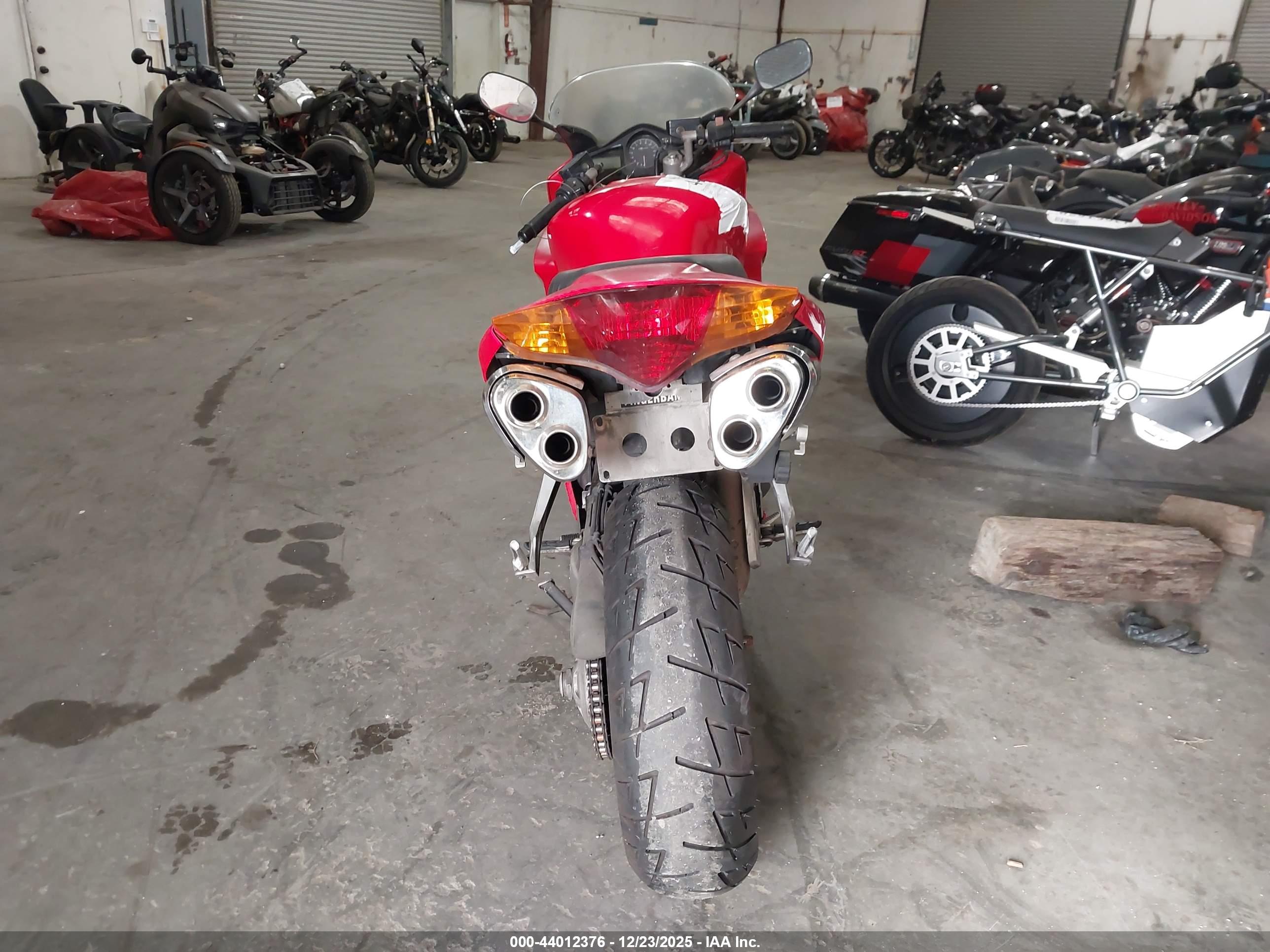 HONDA VFR800 image 6