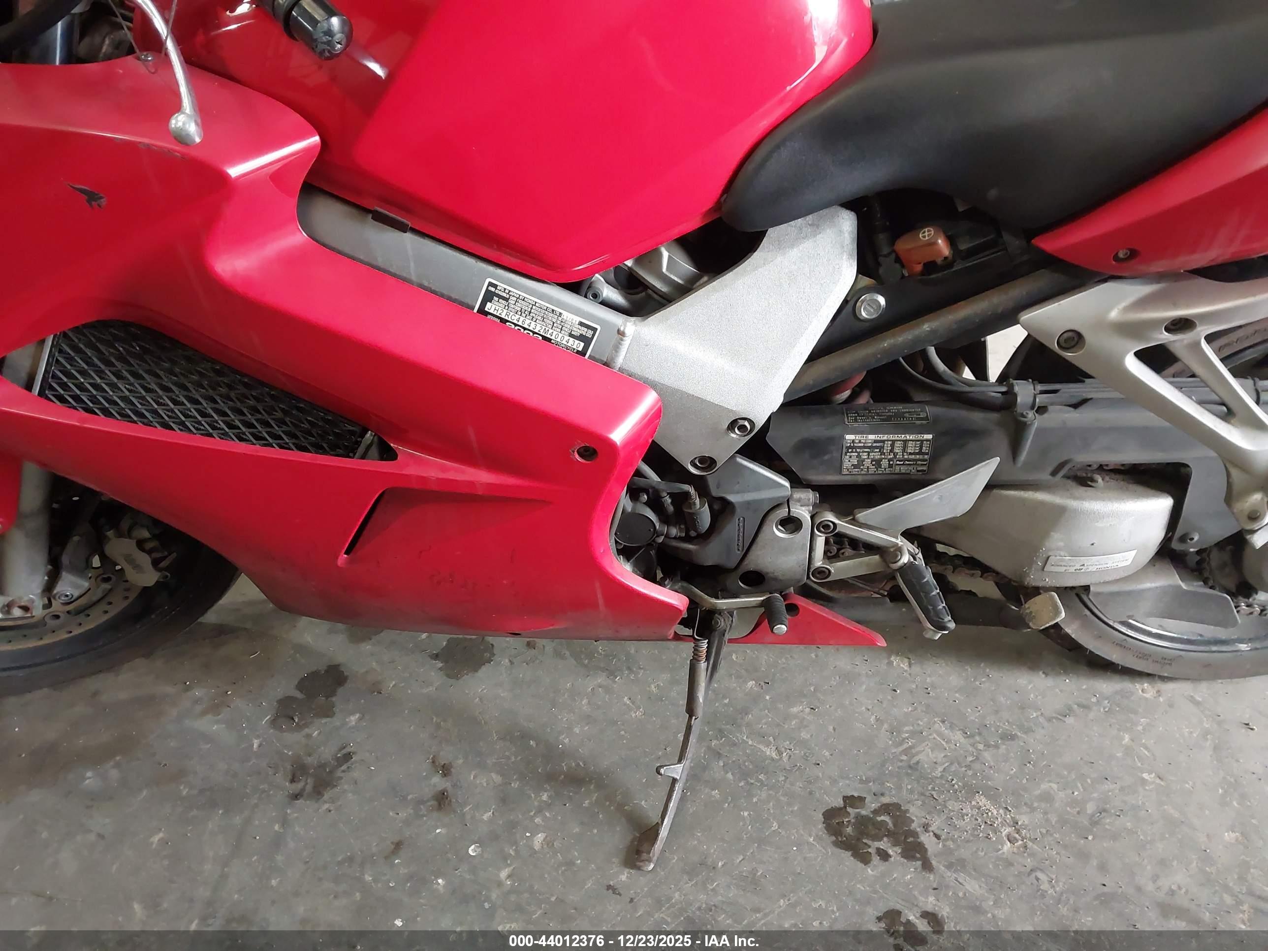 HONDA VFR800 image 9