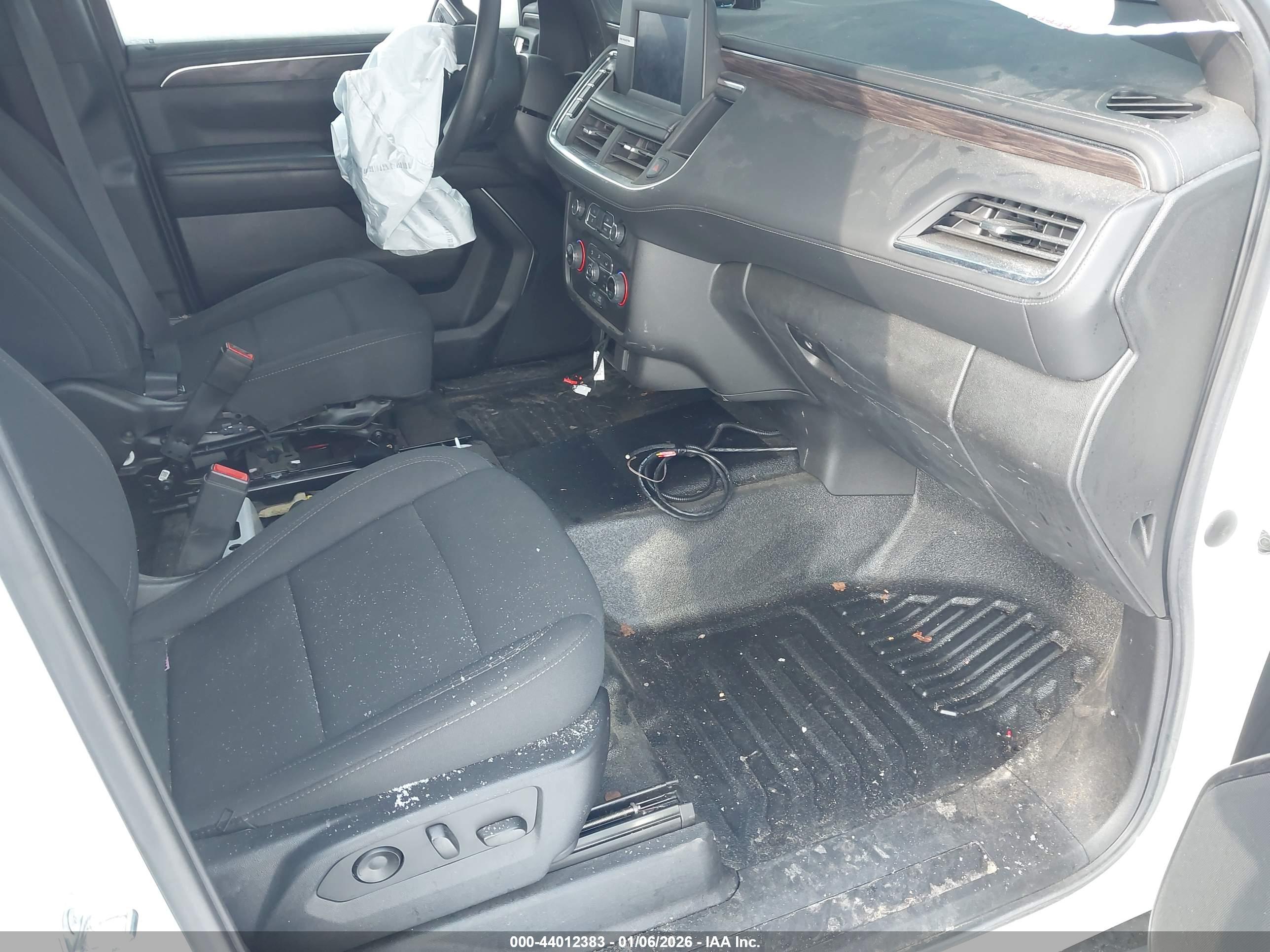 CHEVROLET TAHOE image 5