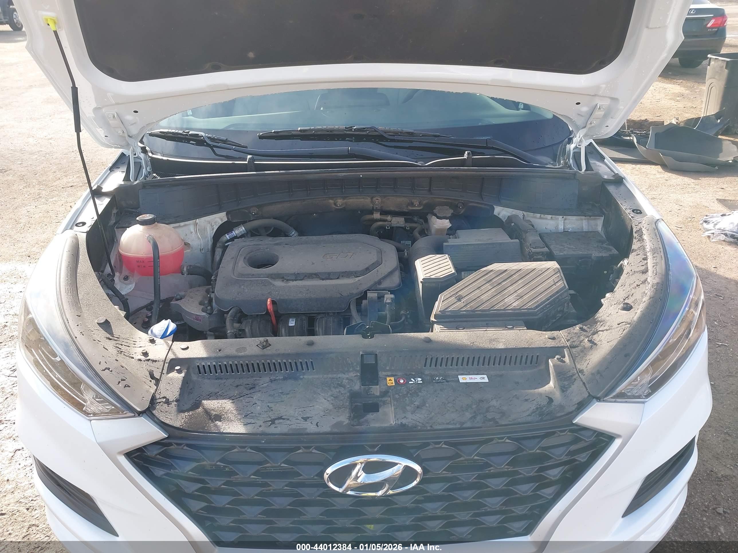 HYUNDAI TUCSON image 10