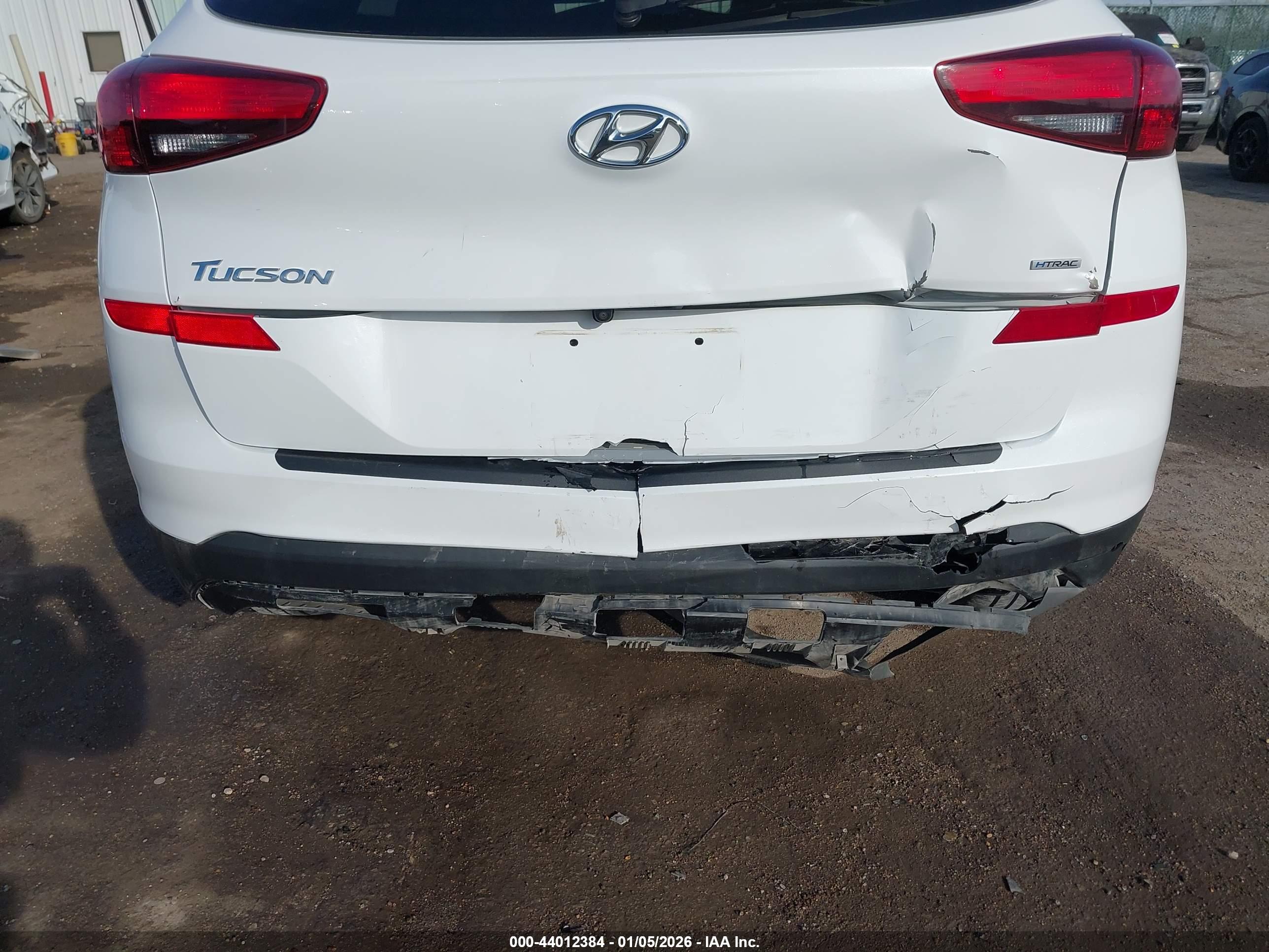 HYUNDAI TUCSON image 6