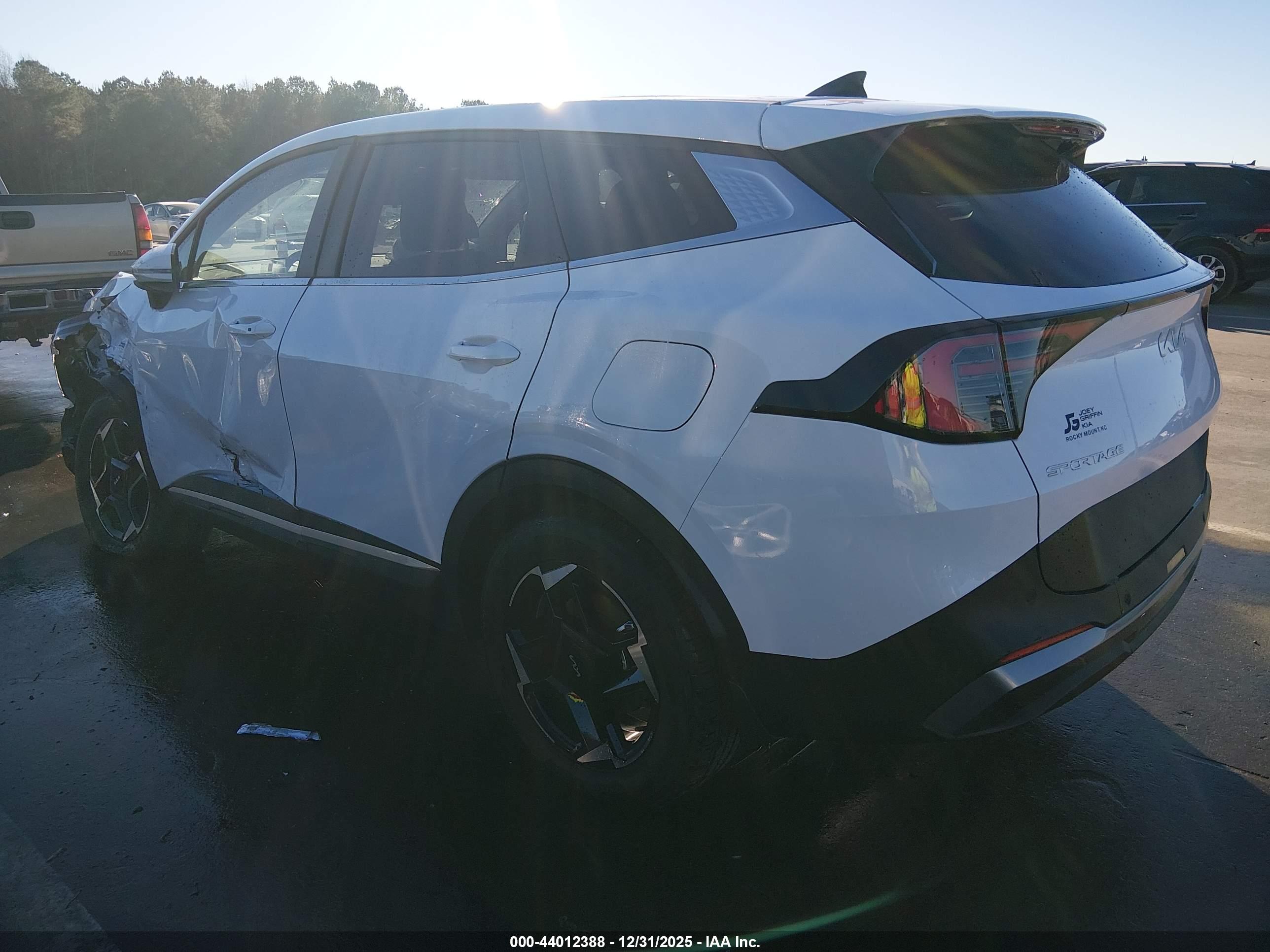 KIA SPORTAGE image 3