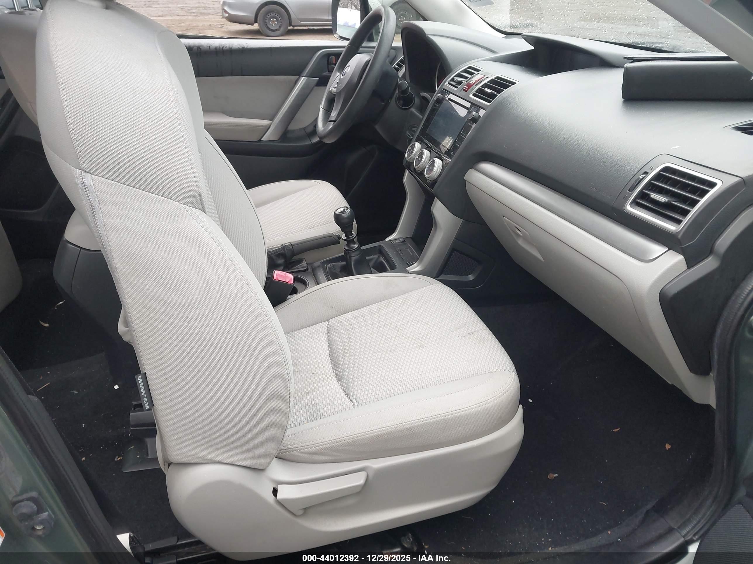 SUBARU FORESTER image 5