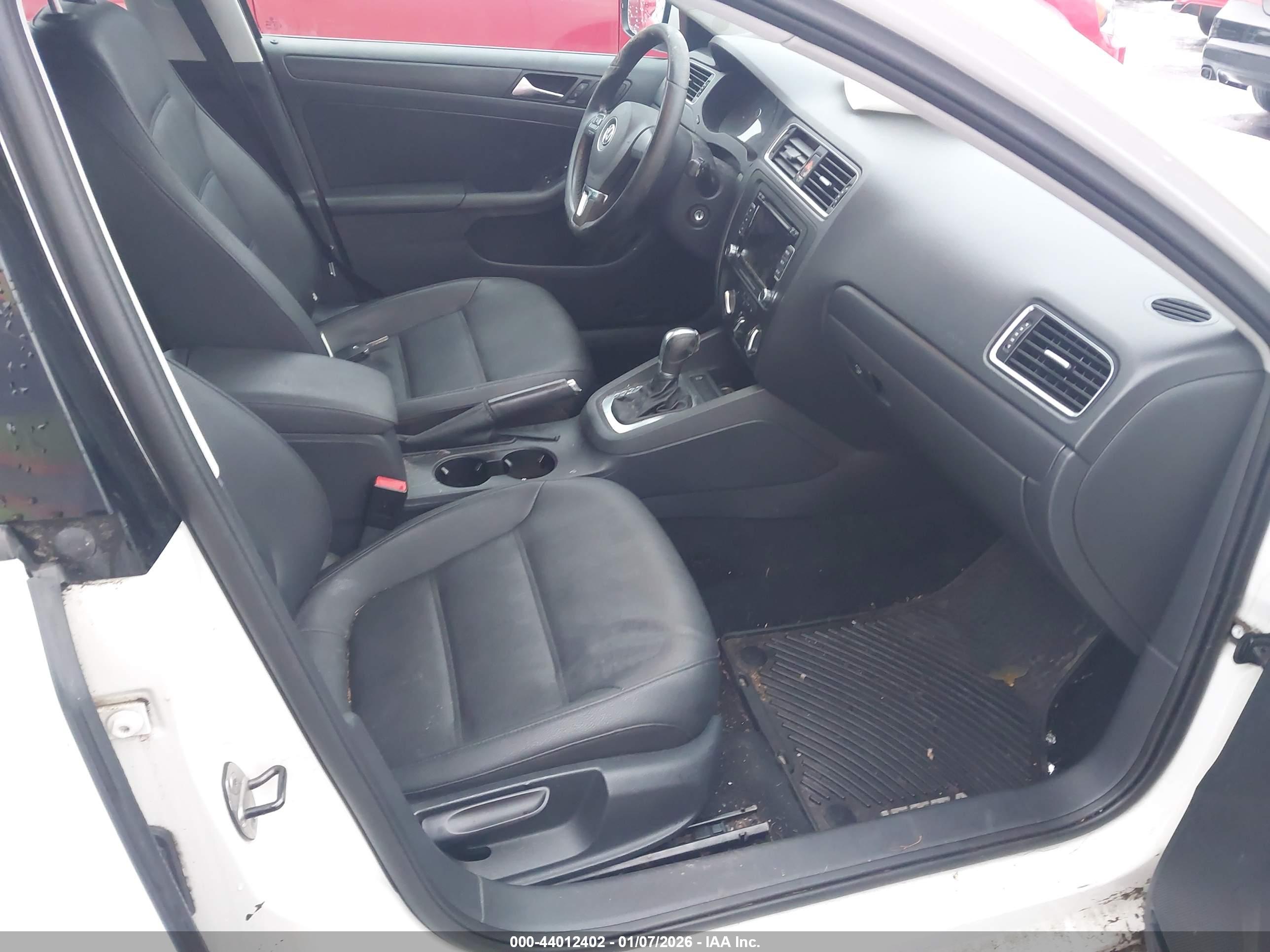 VOLKSWAGEN JETTA image 5