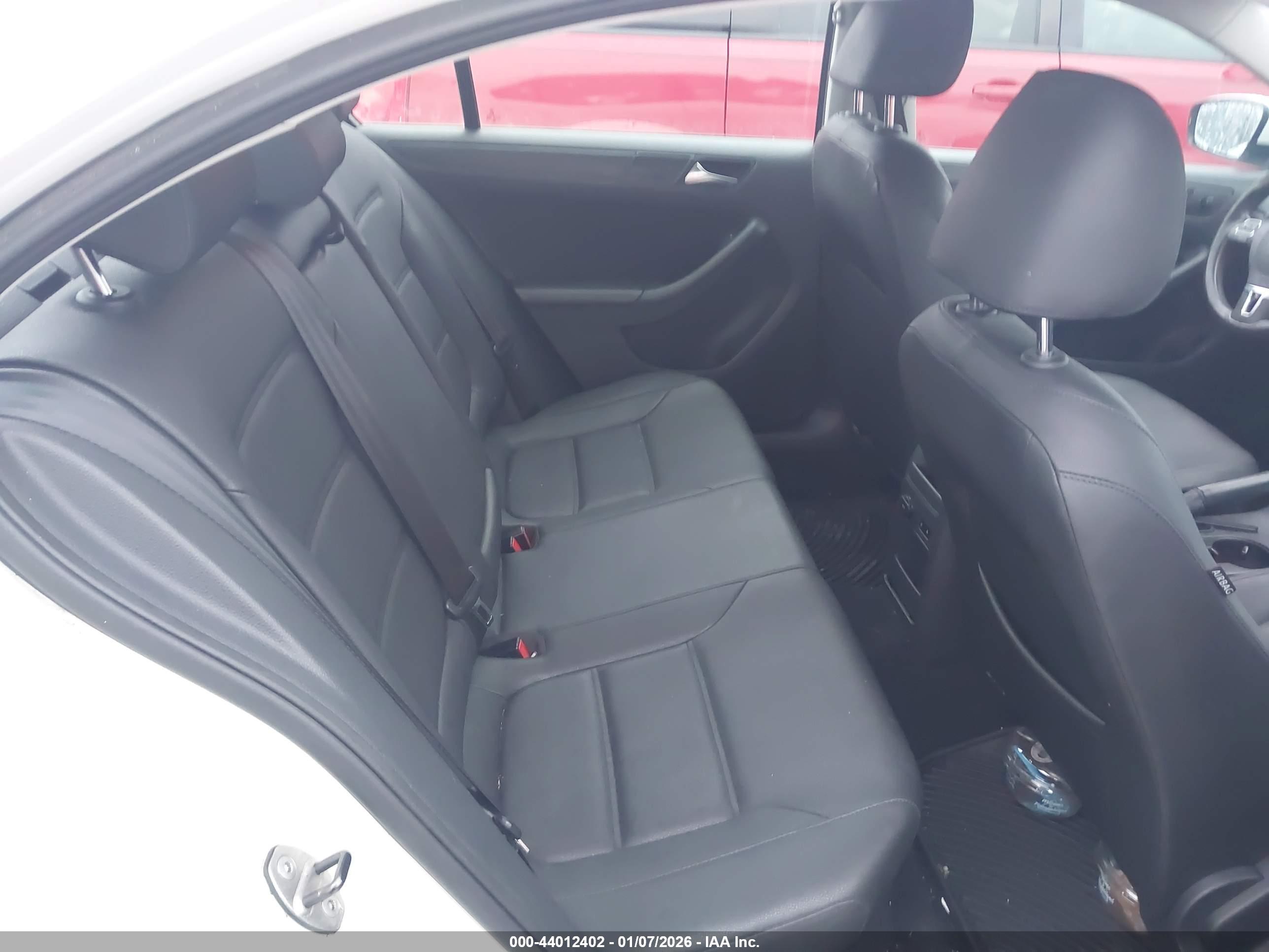 VOLKSWAGEN JETTA image 8