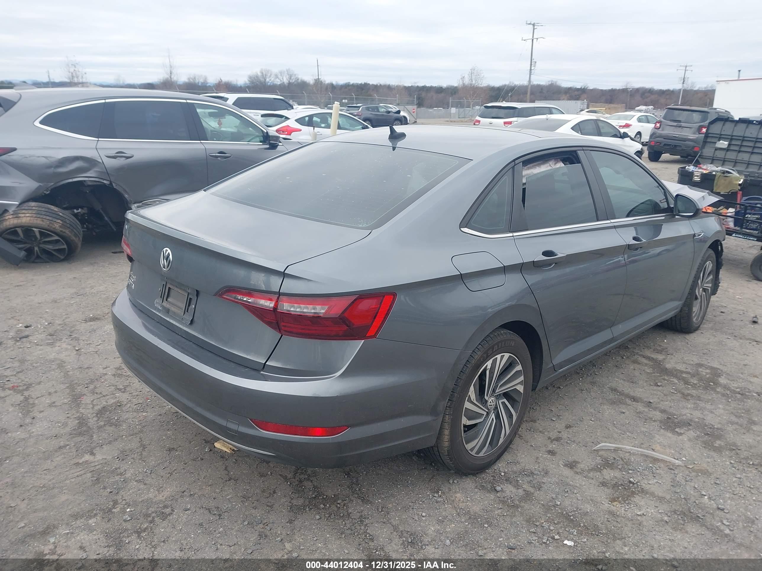 VOLKSWAGEN JETTA image 4