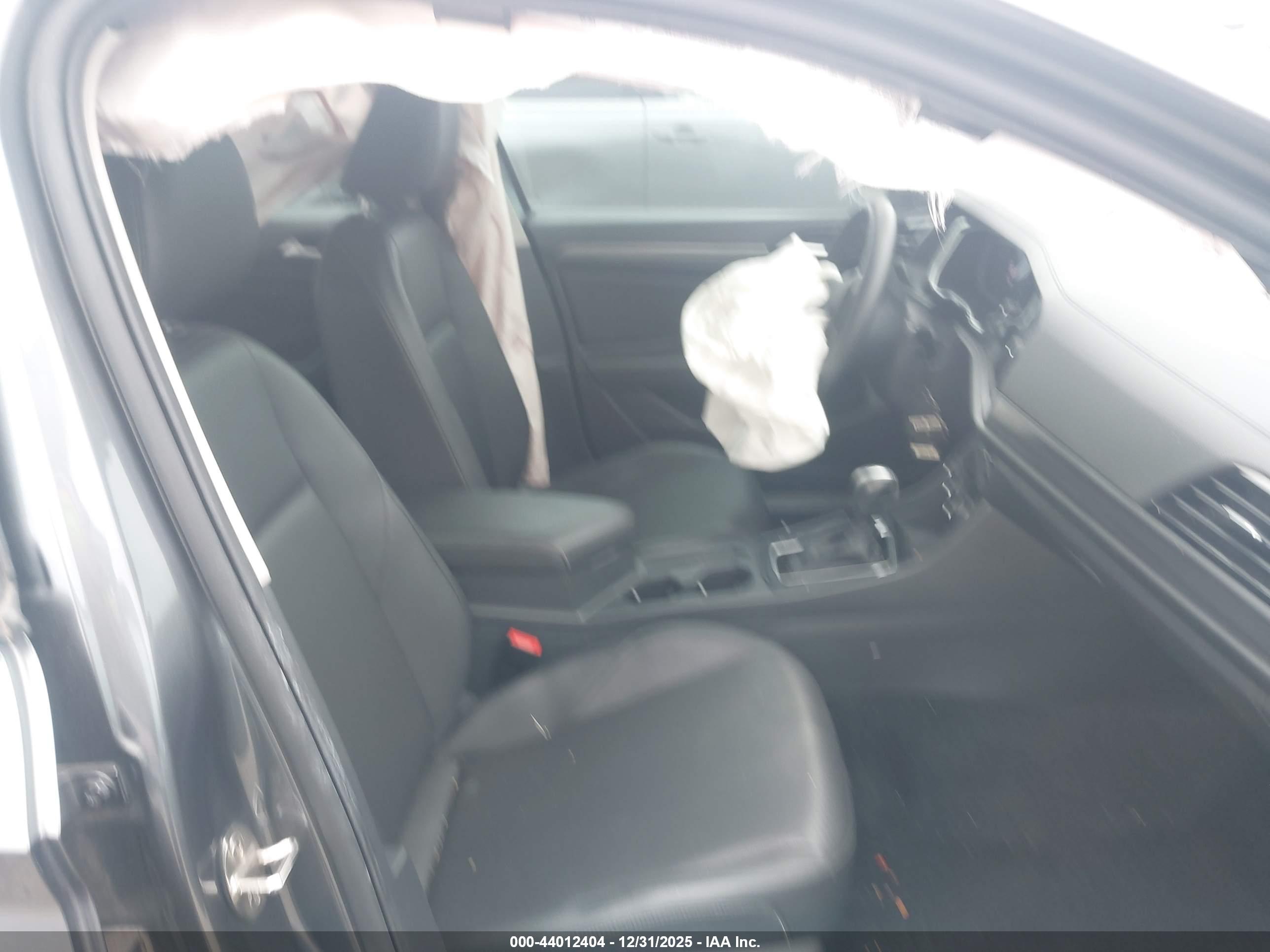 VOLKSWAGEN JETTA image 5