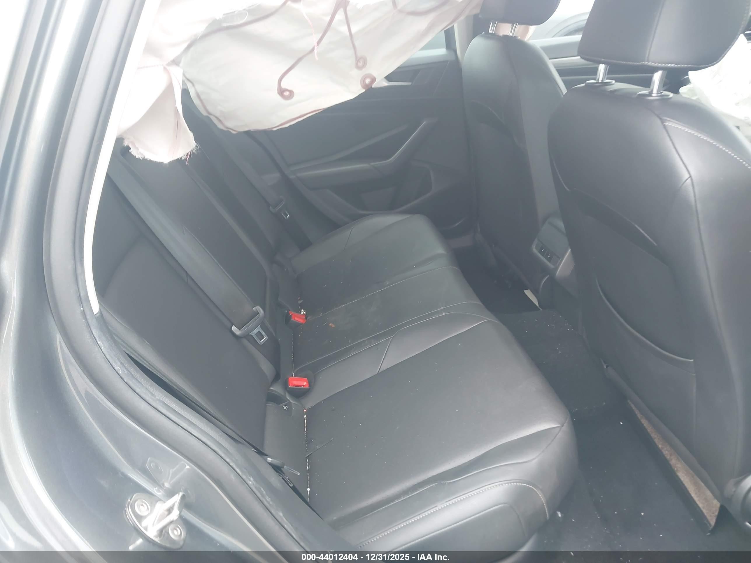 VOLKSWAGEN JETTA image 8
