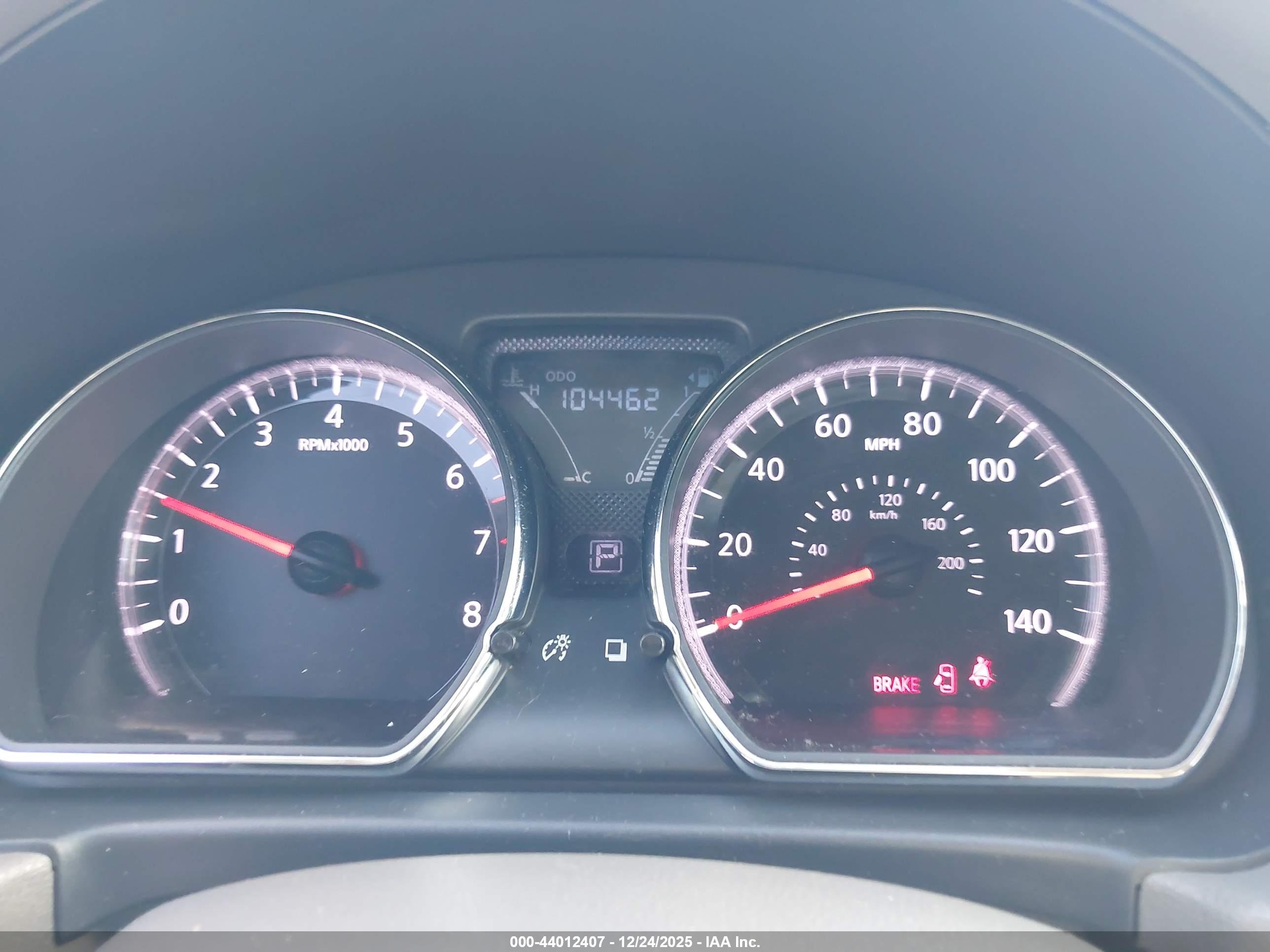 NISSAN VERSA image 7