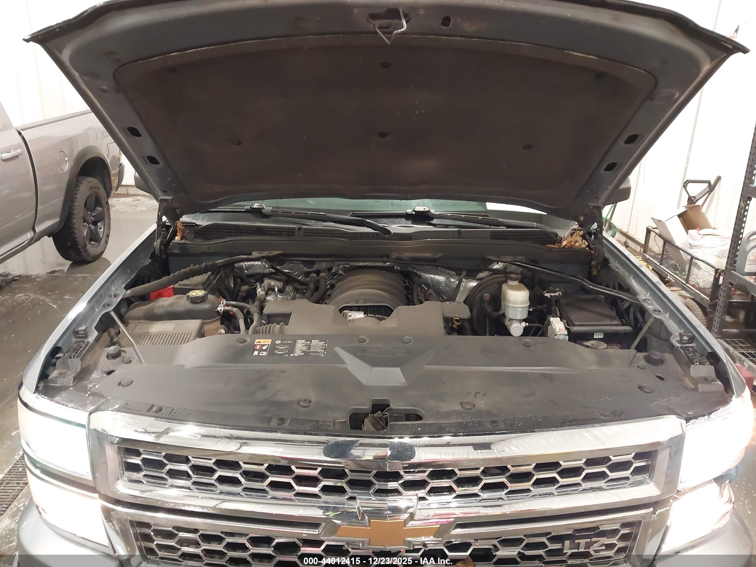 CHEVROLET SILVERADO image 10