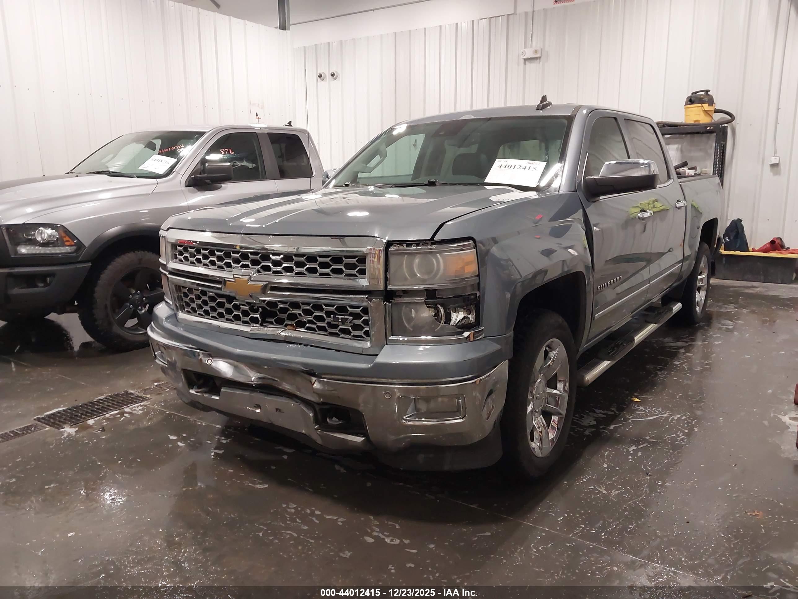 CHEVROLET SILVERADO image 6