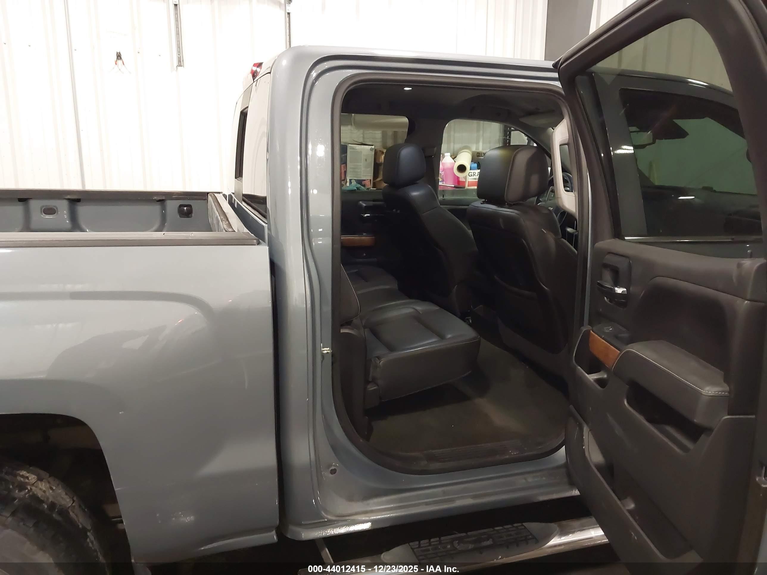 CHEVROLET SILVERADO image 8