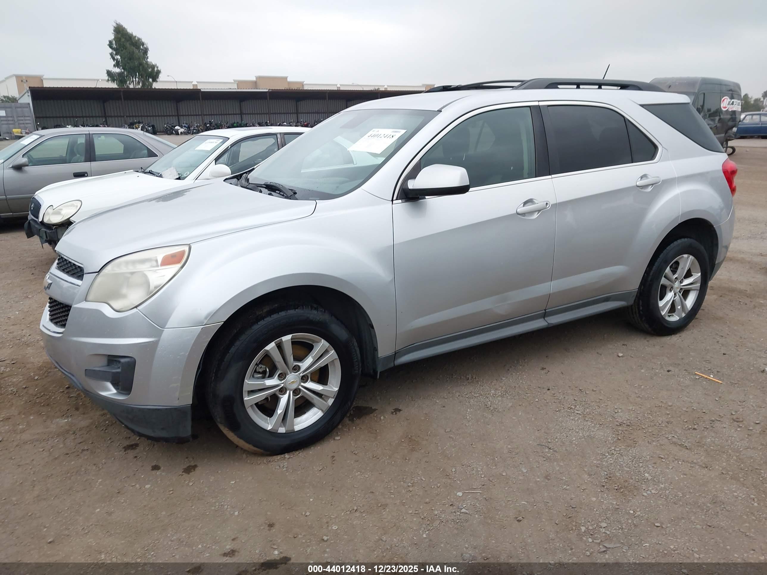 CHEVROLET EQUINOX image 2