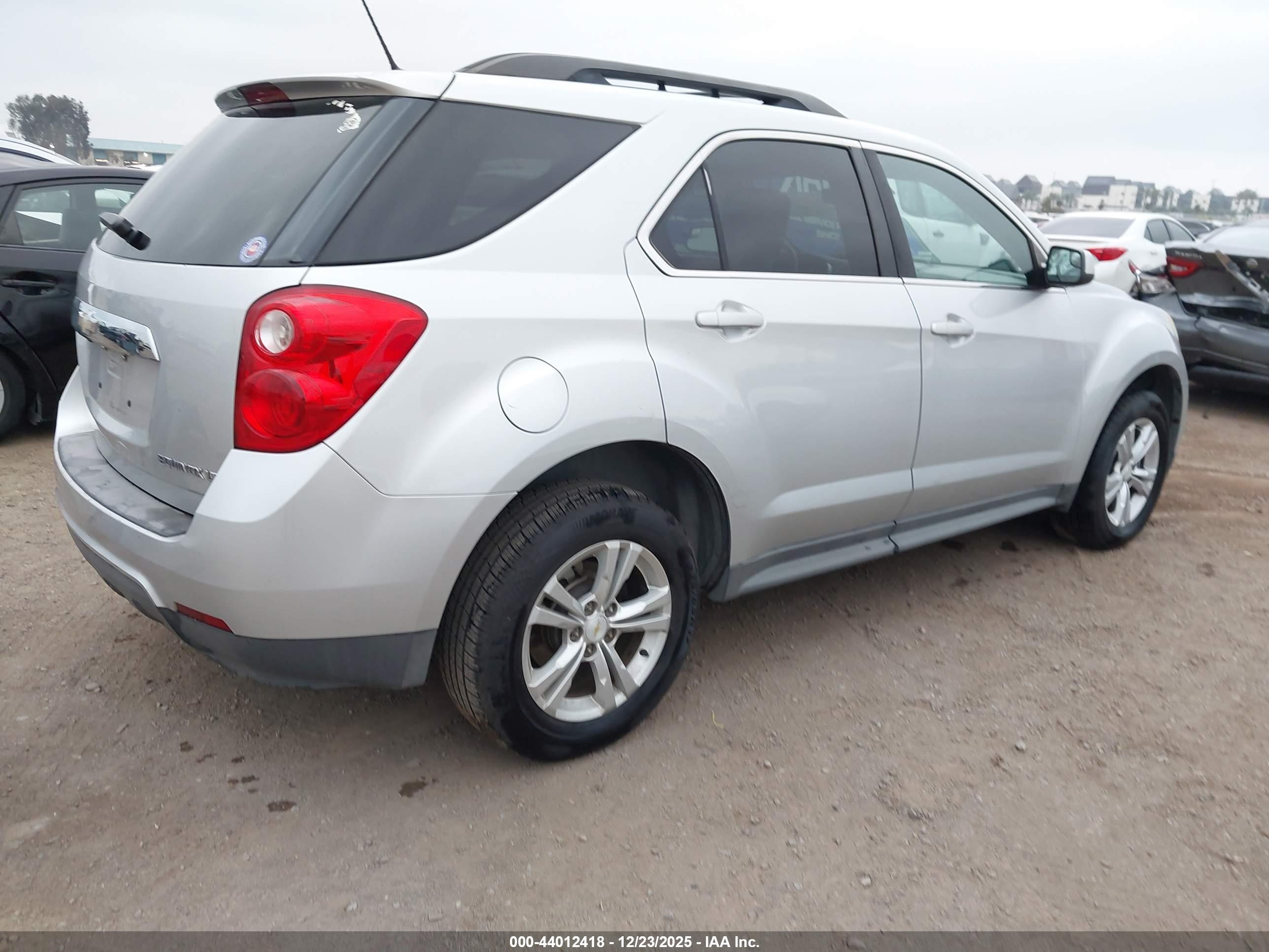 CHEVROLET EQUINOX image 4