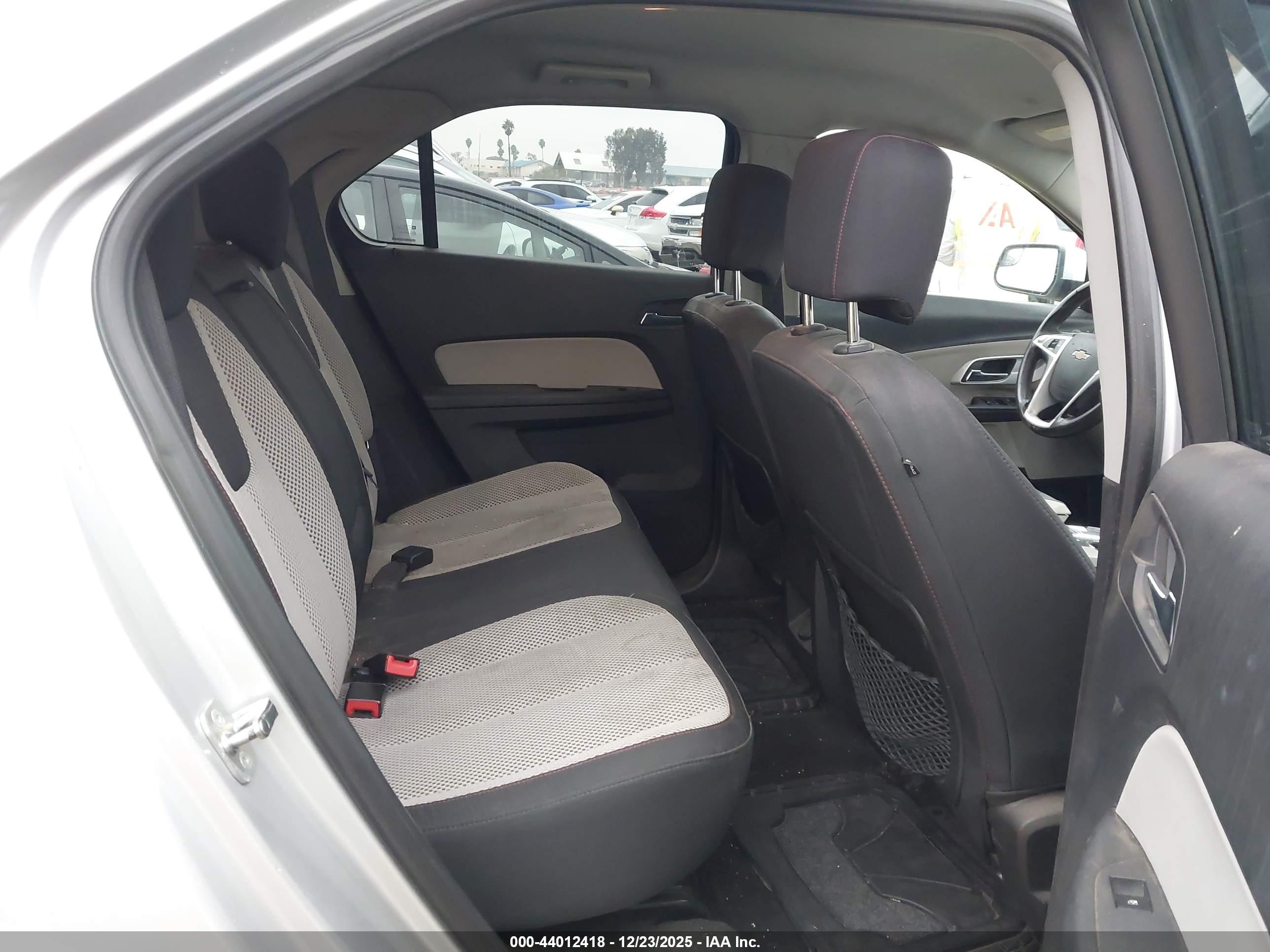 CHEVROLET EQUINOX image 8