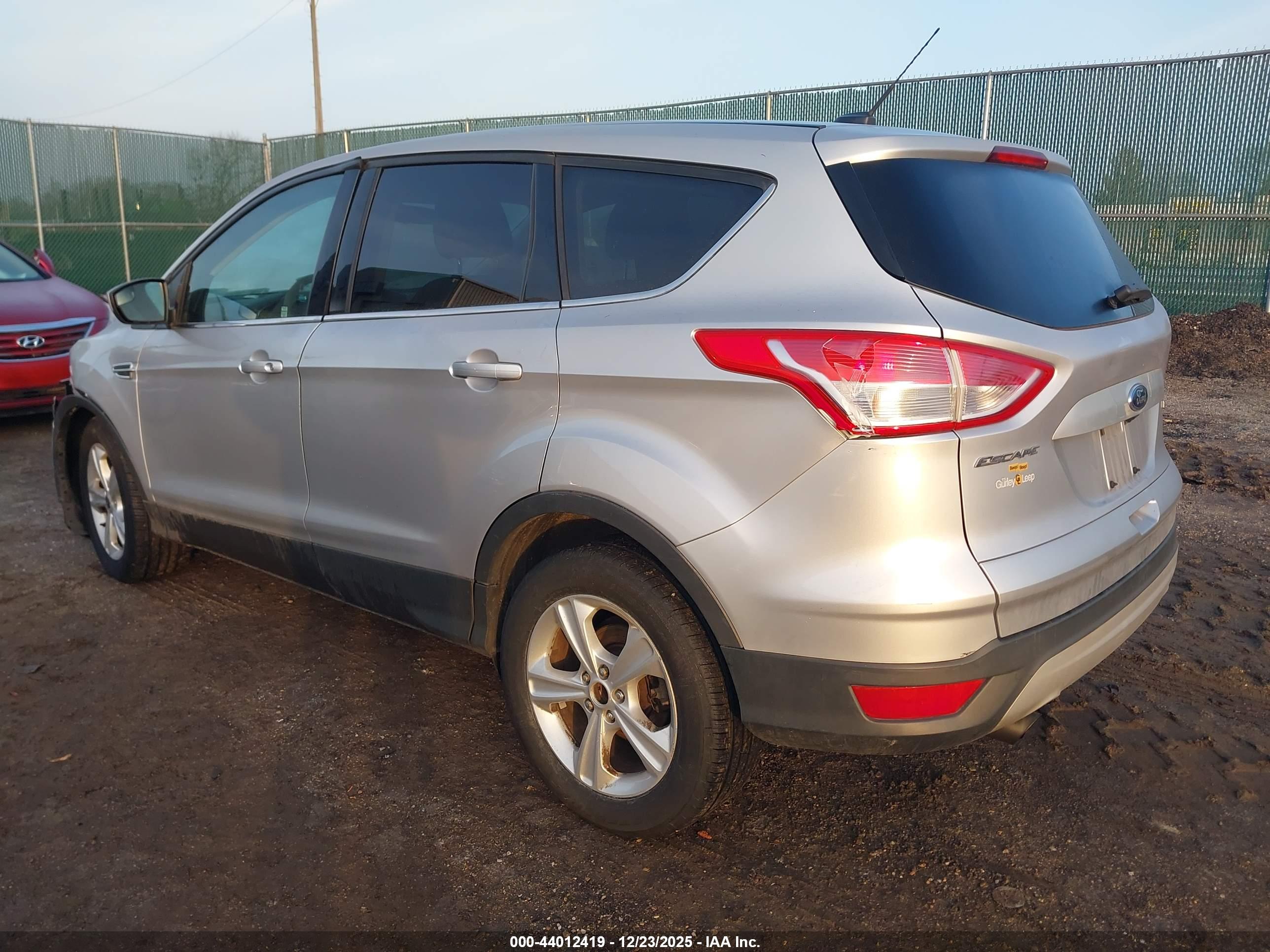 FORD ESCAPE image 3