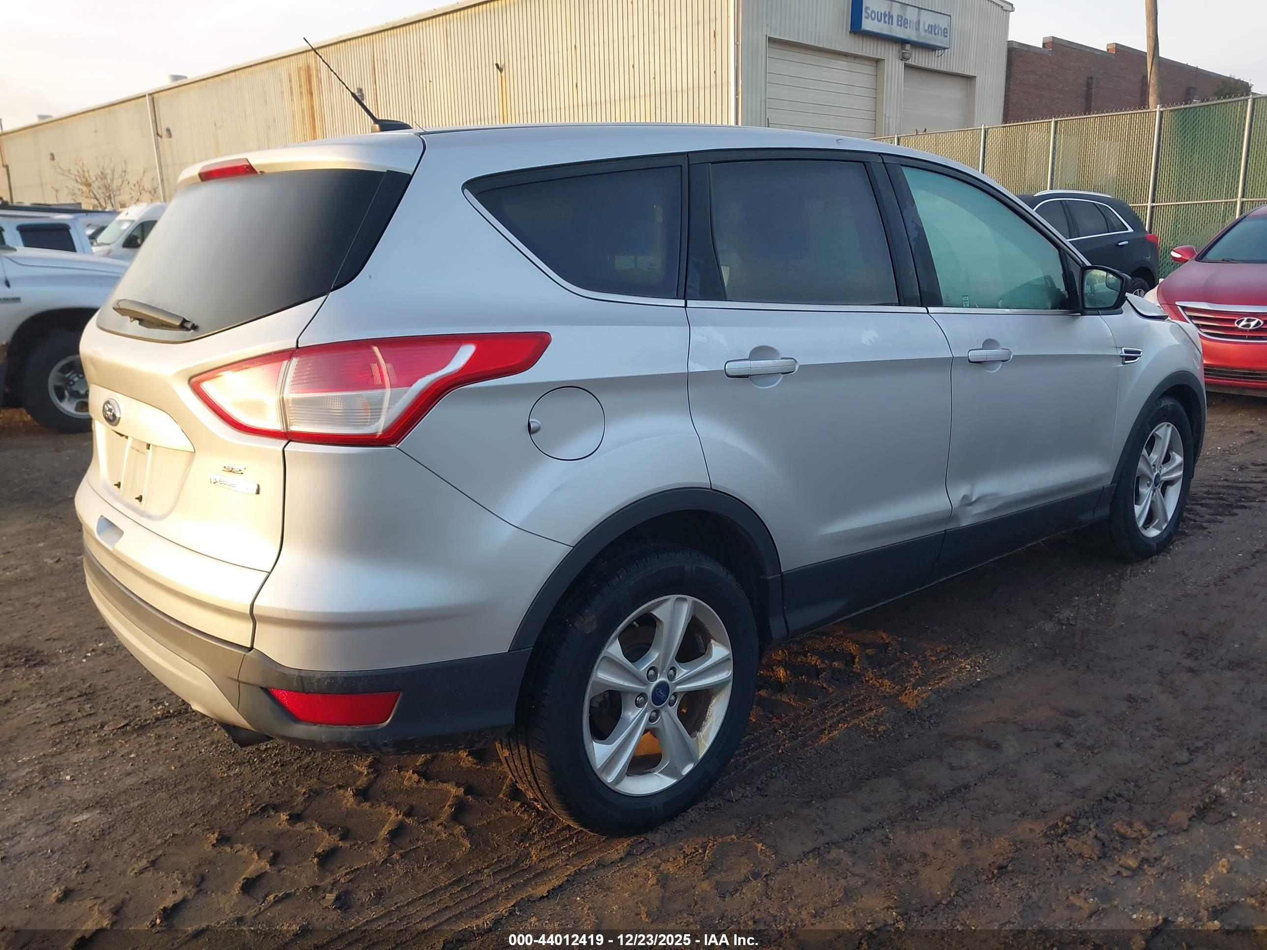 FORD ESCAPE image 4