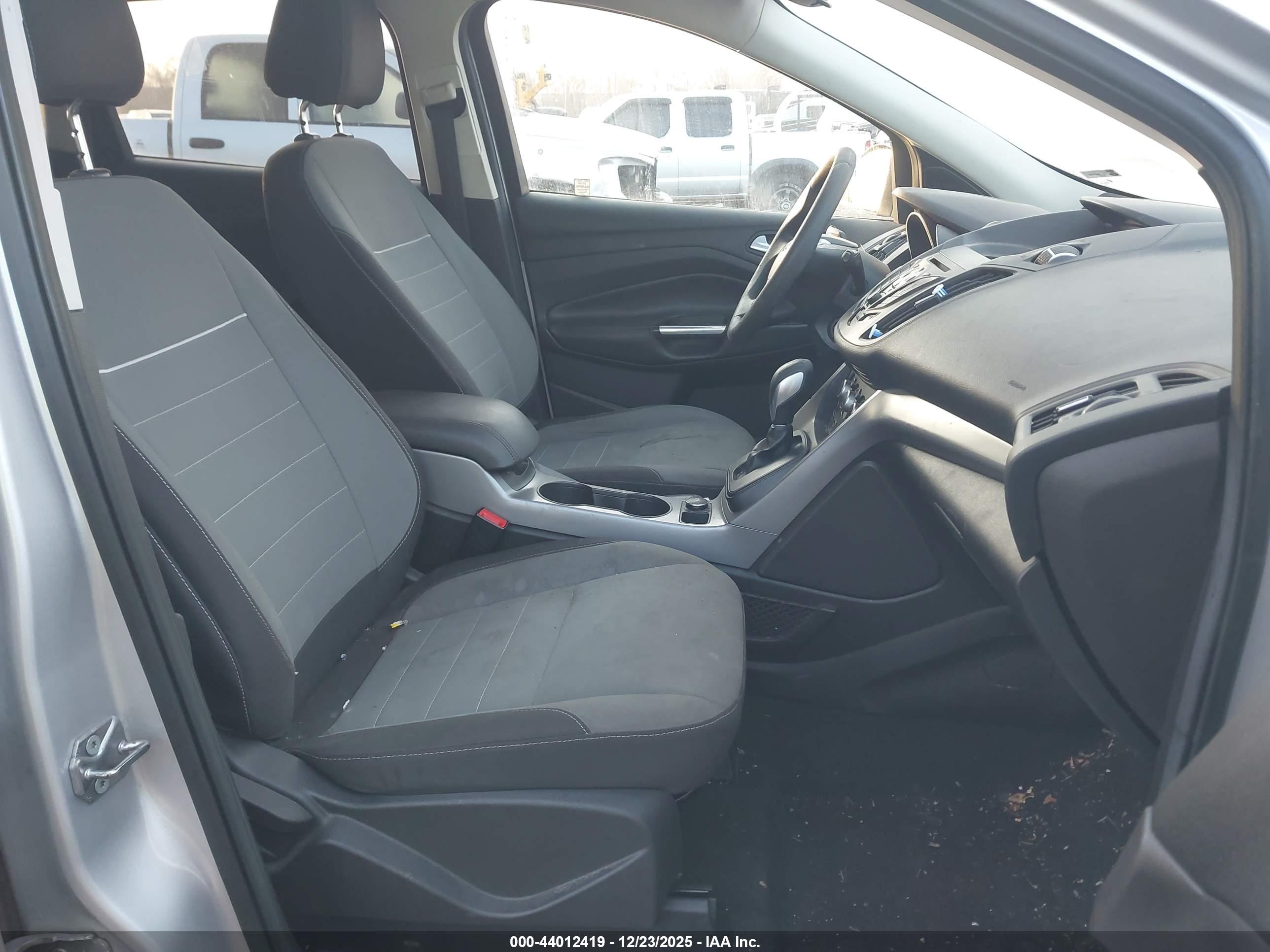 FORD ESCAPE image 5
