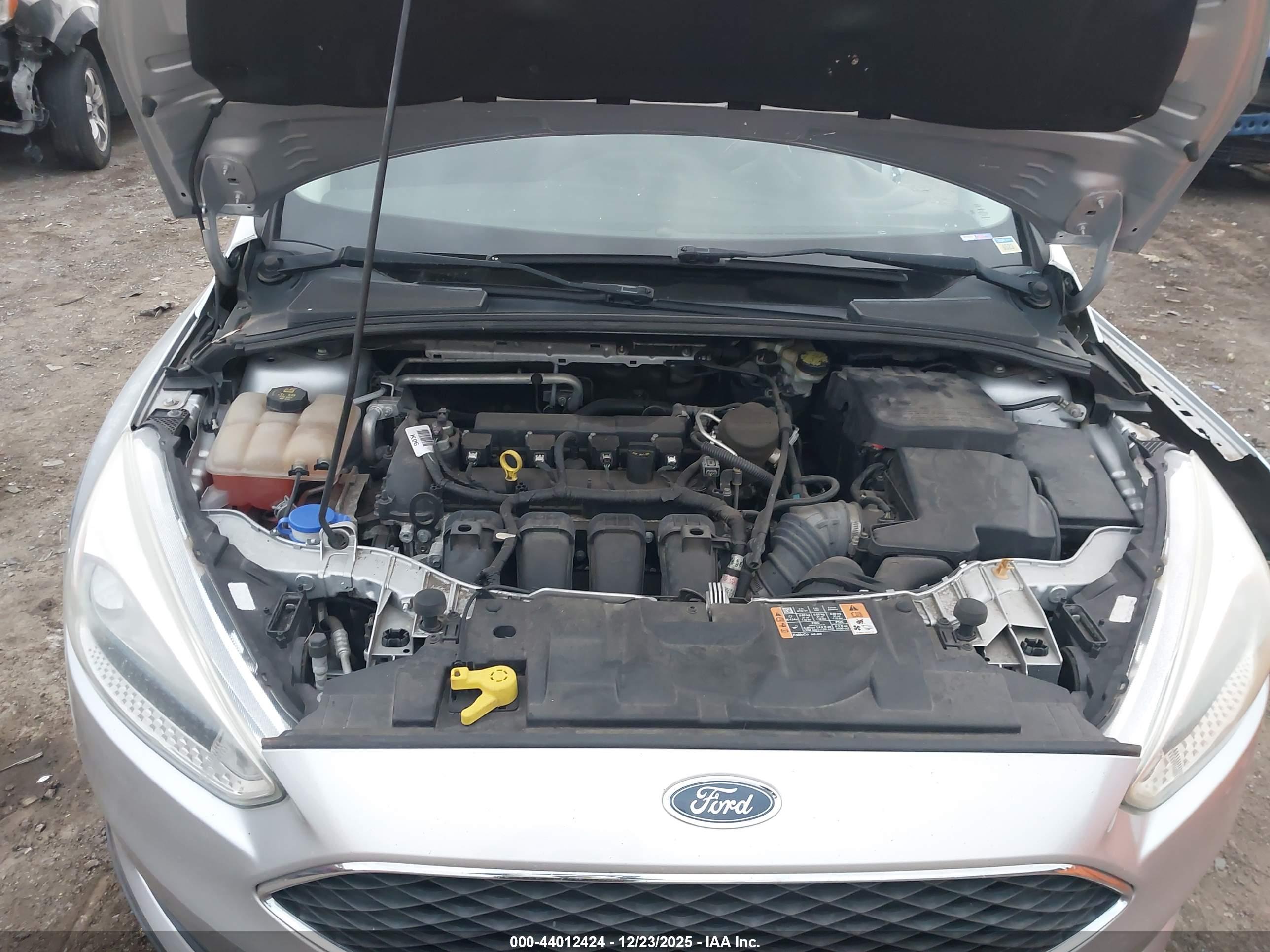 FORD FOCUS image 10