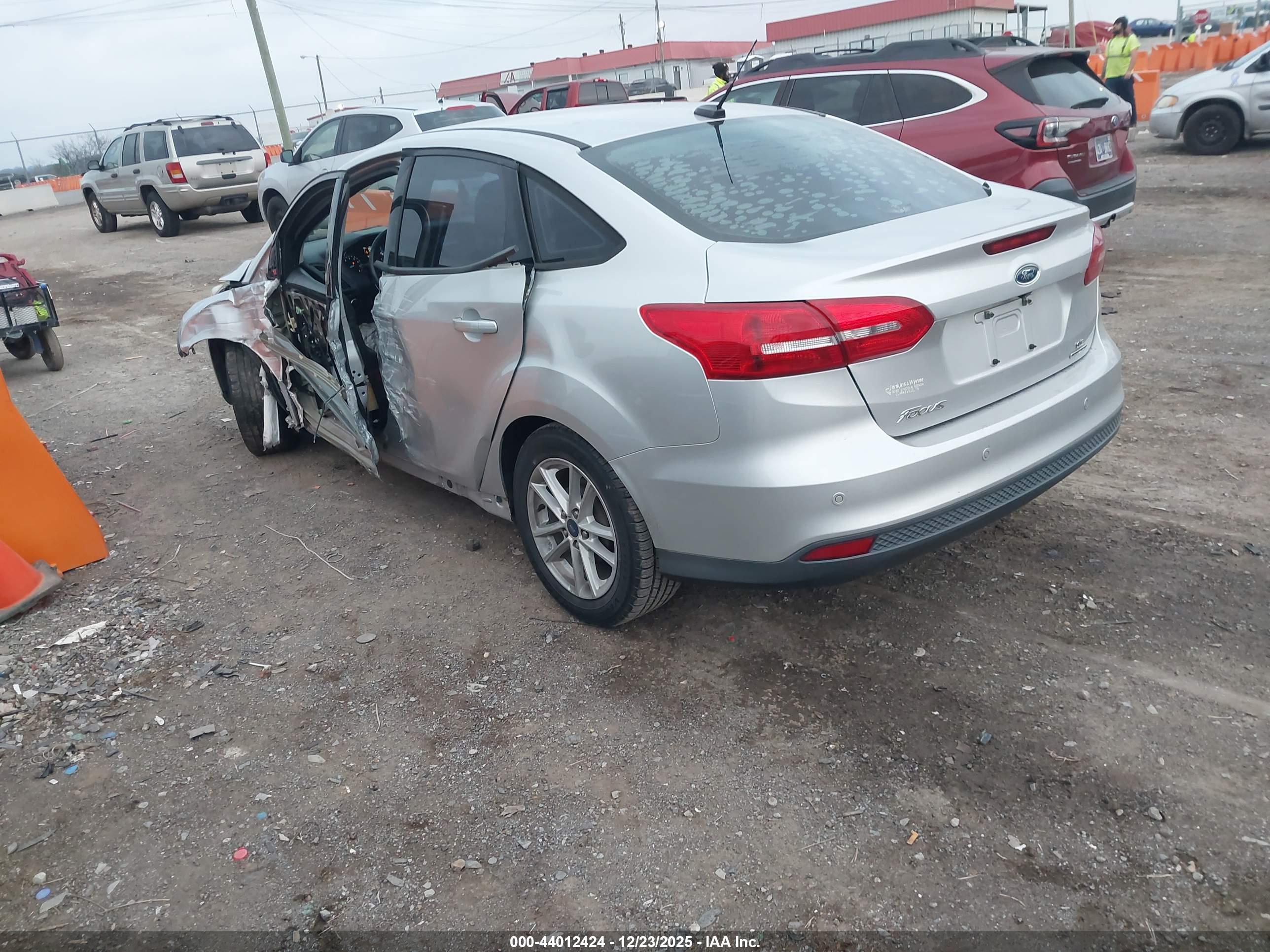 FORD FOCUS image 3