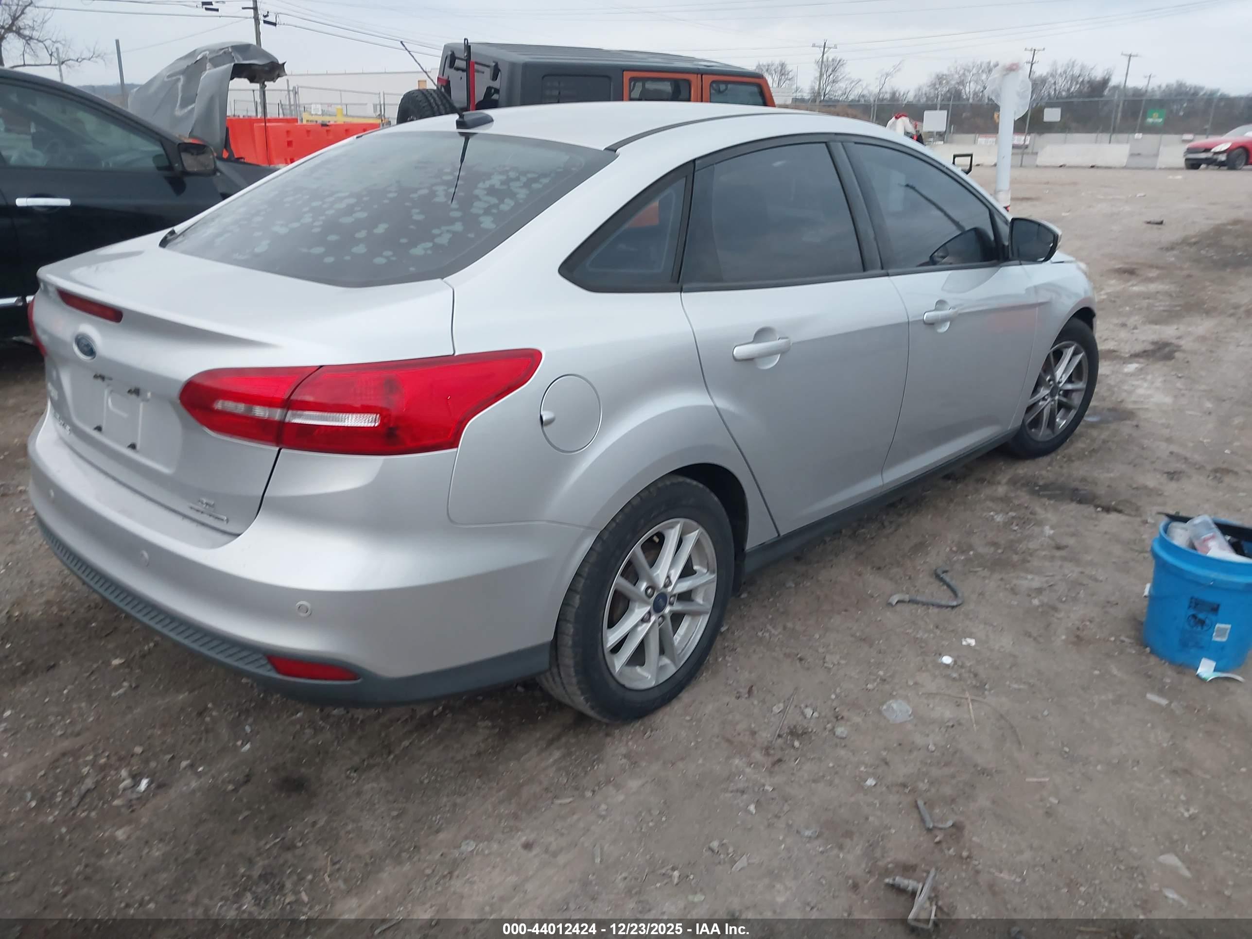 FORD FOCUS image 4