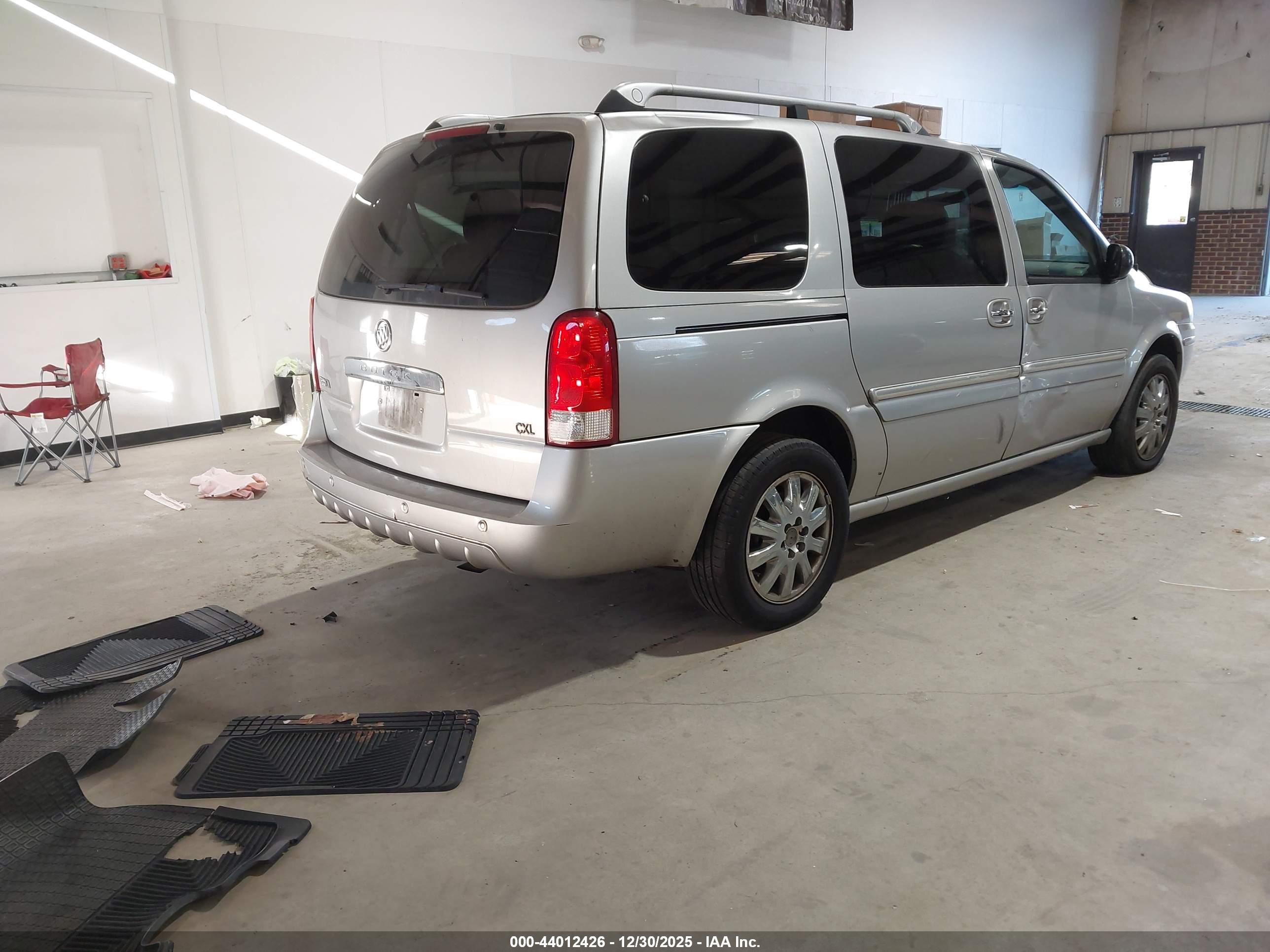BUICK TERRAZA image 4