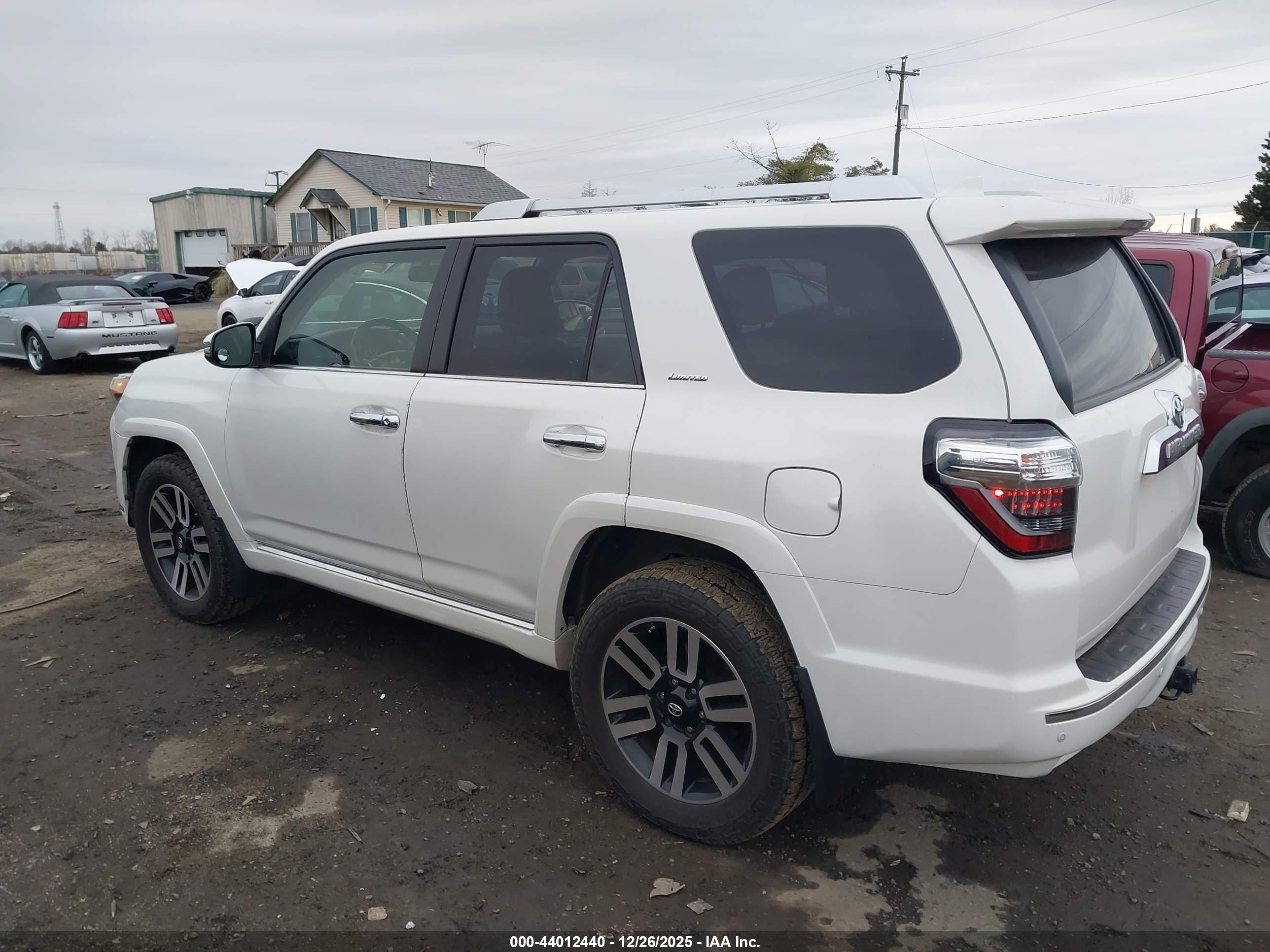TOYOTA 4RUNNER image 3