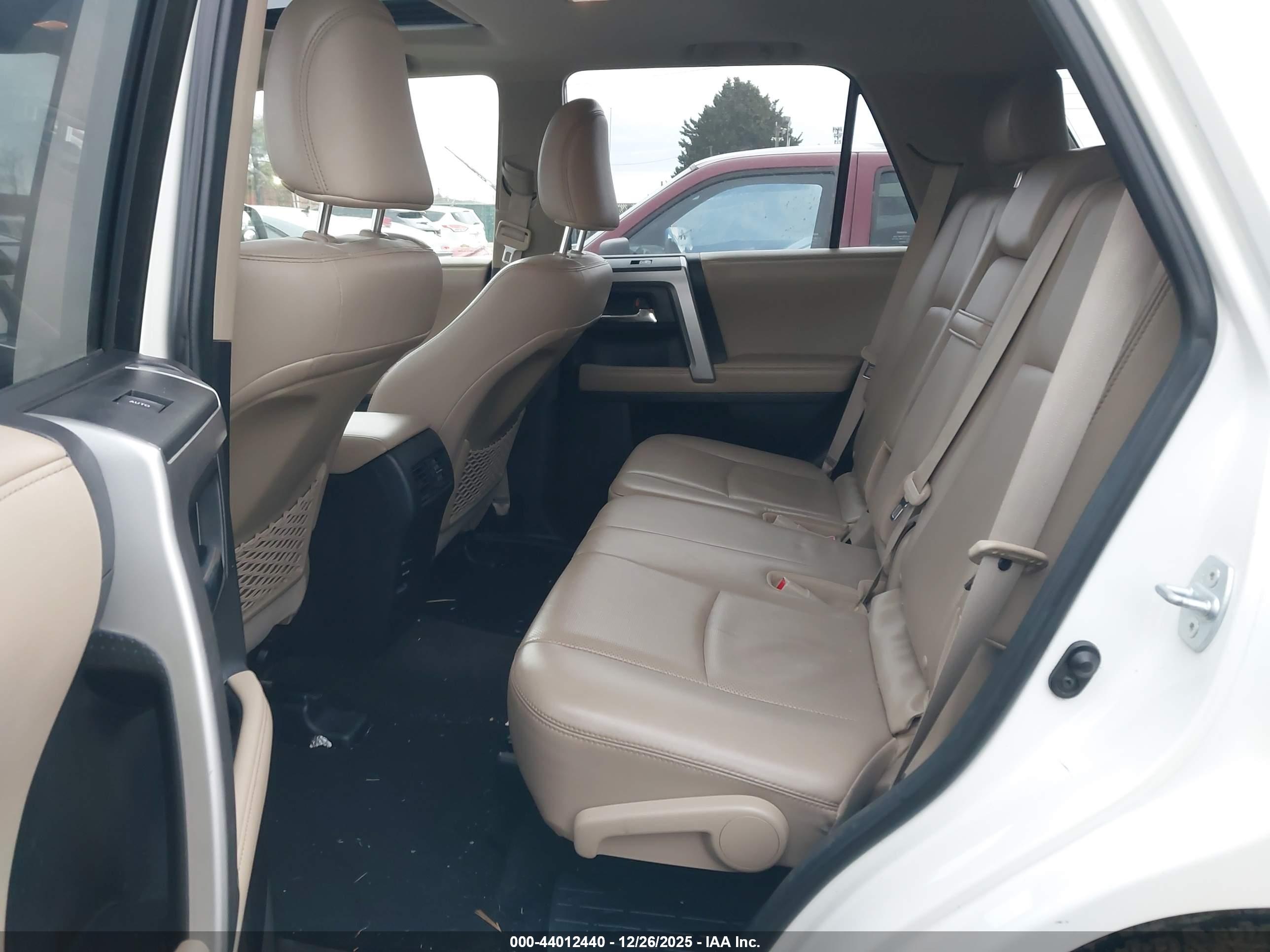 TOYOTA 4RUNNER image 8