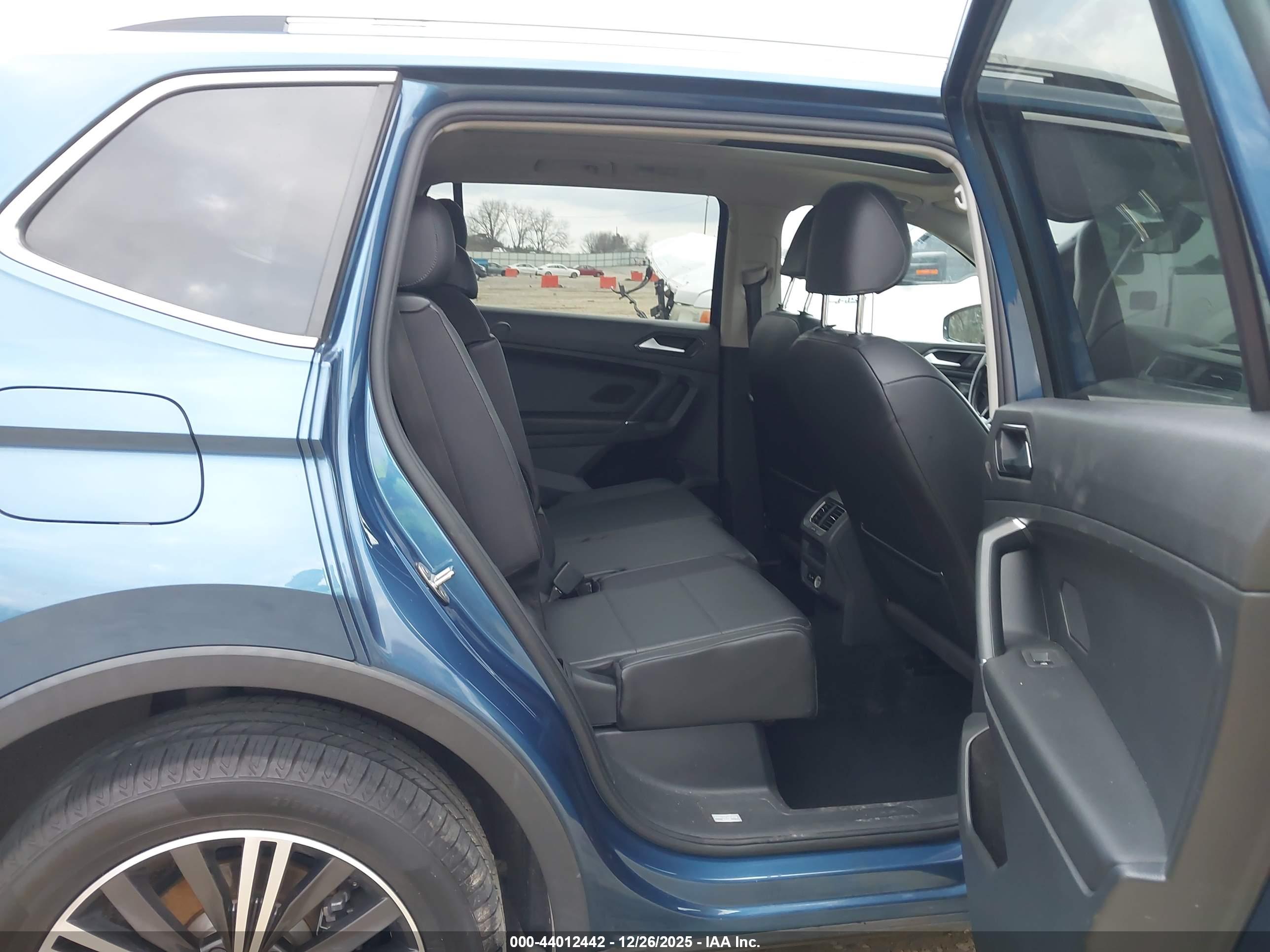 VOLKSWAGEN TIGUAN image 8