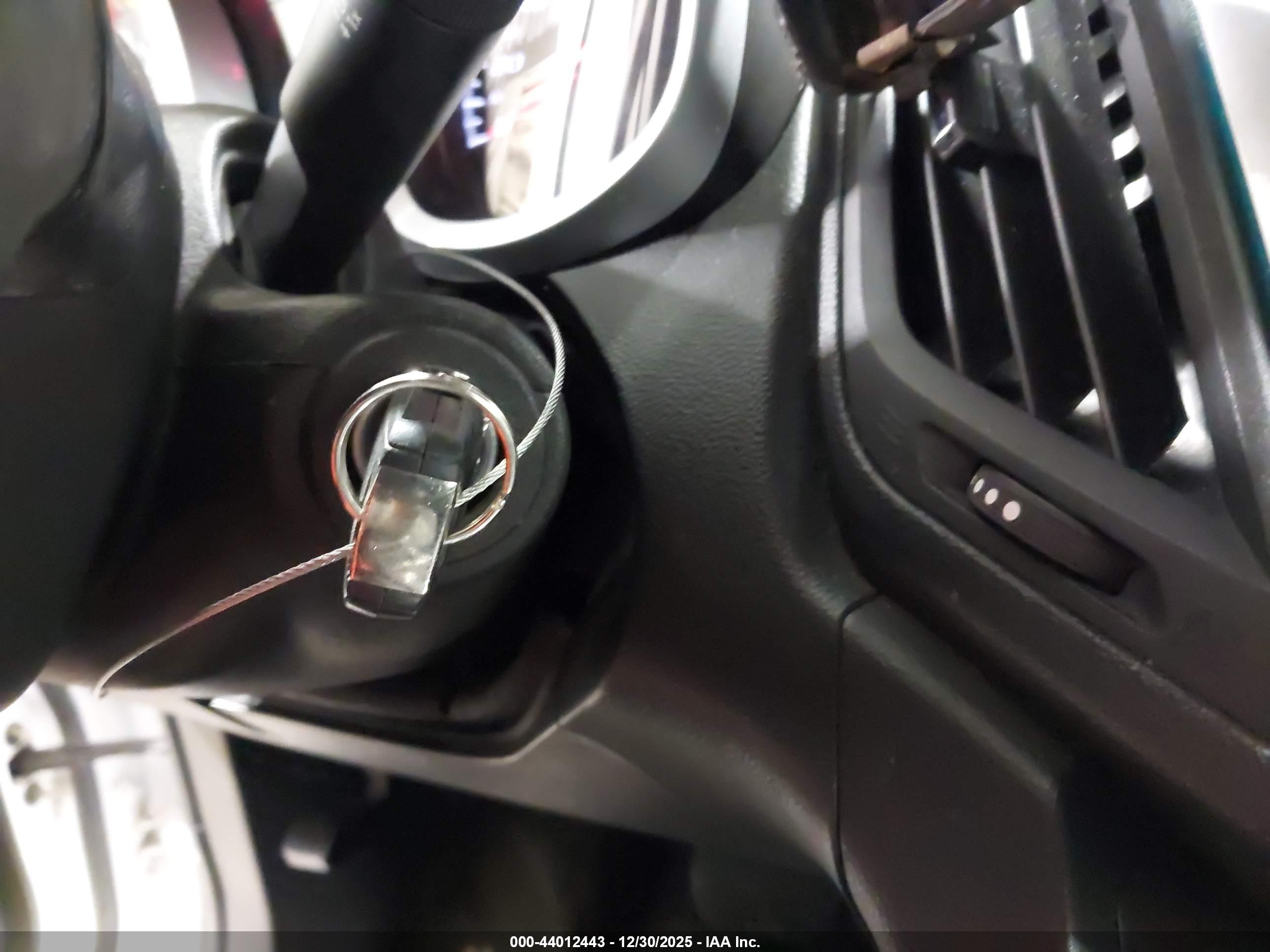 CHEVROLET EQUINOX image 11