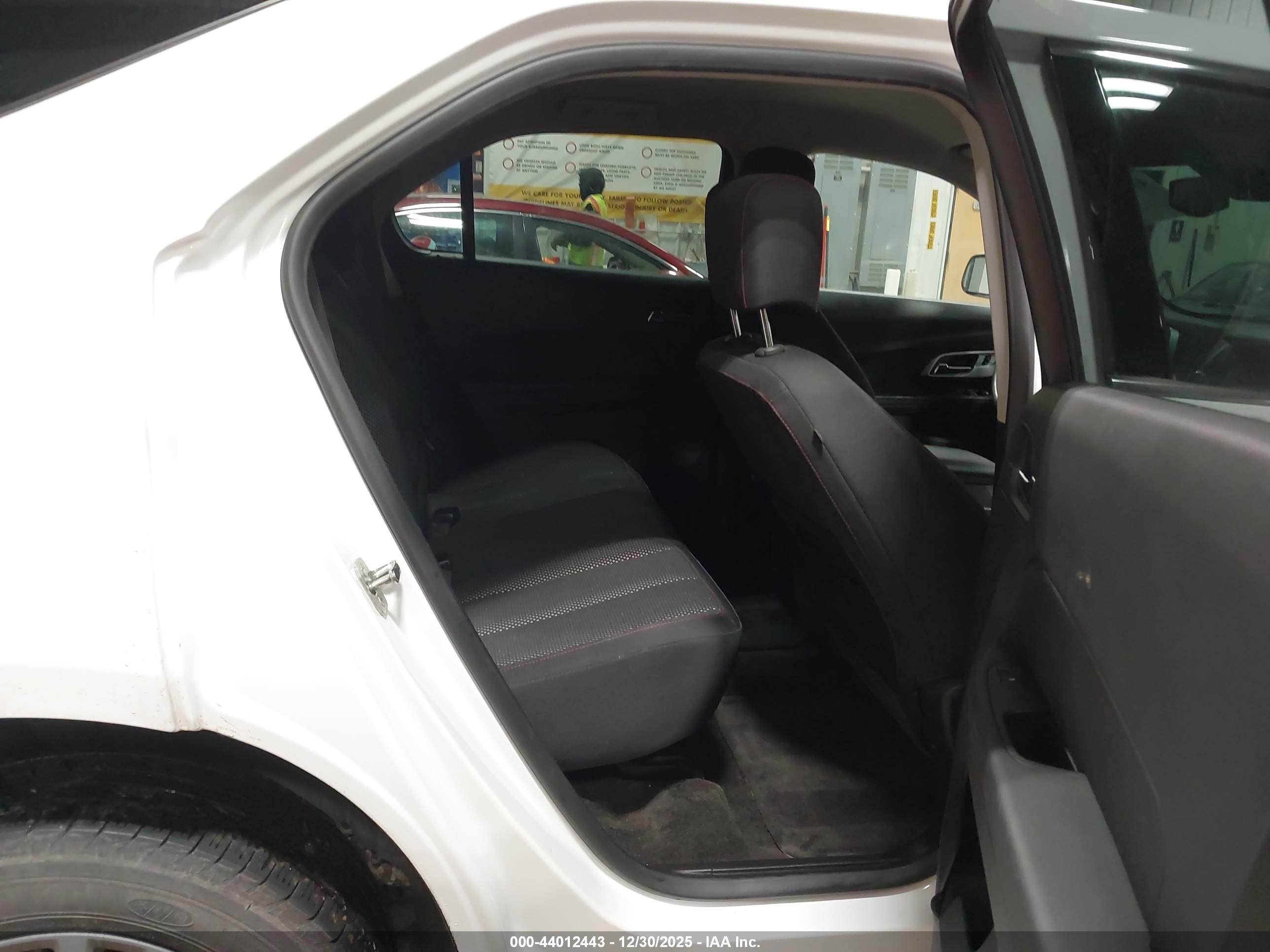 CHEVROLET EQUINOX image 8