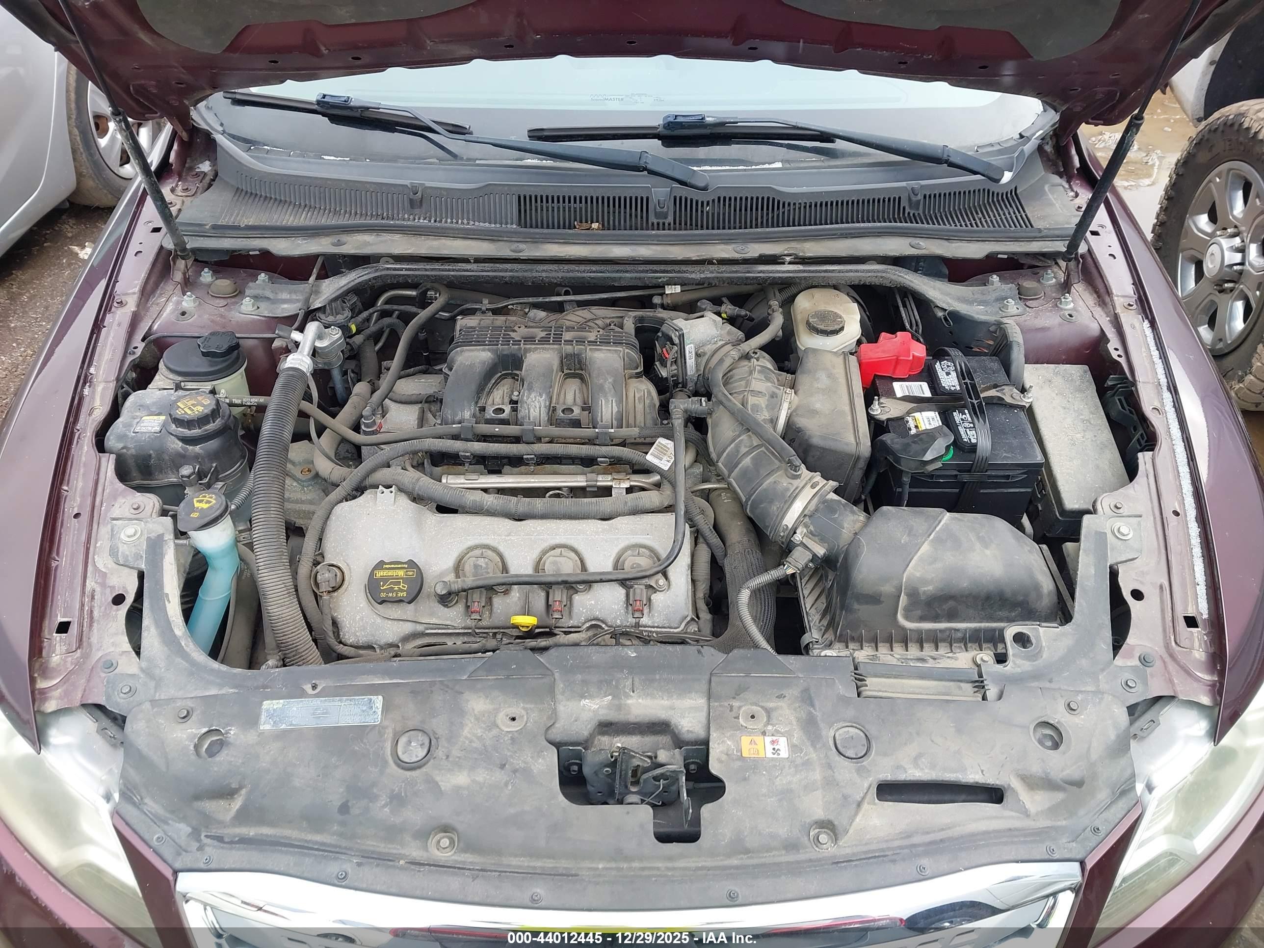 FORD TAURUS image 10