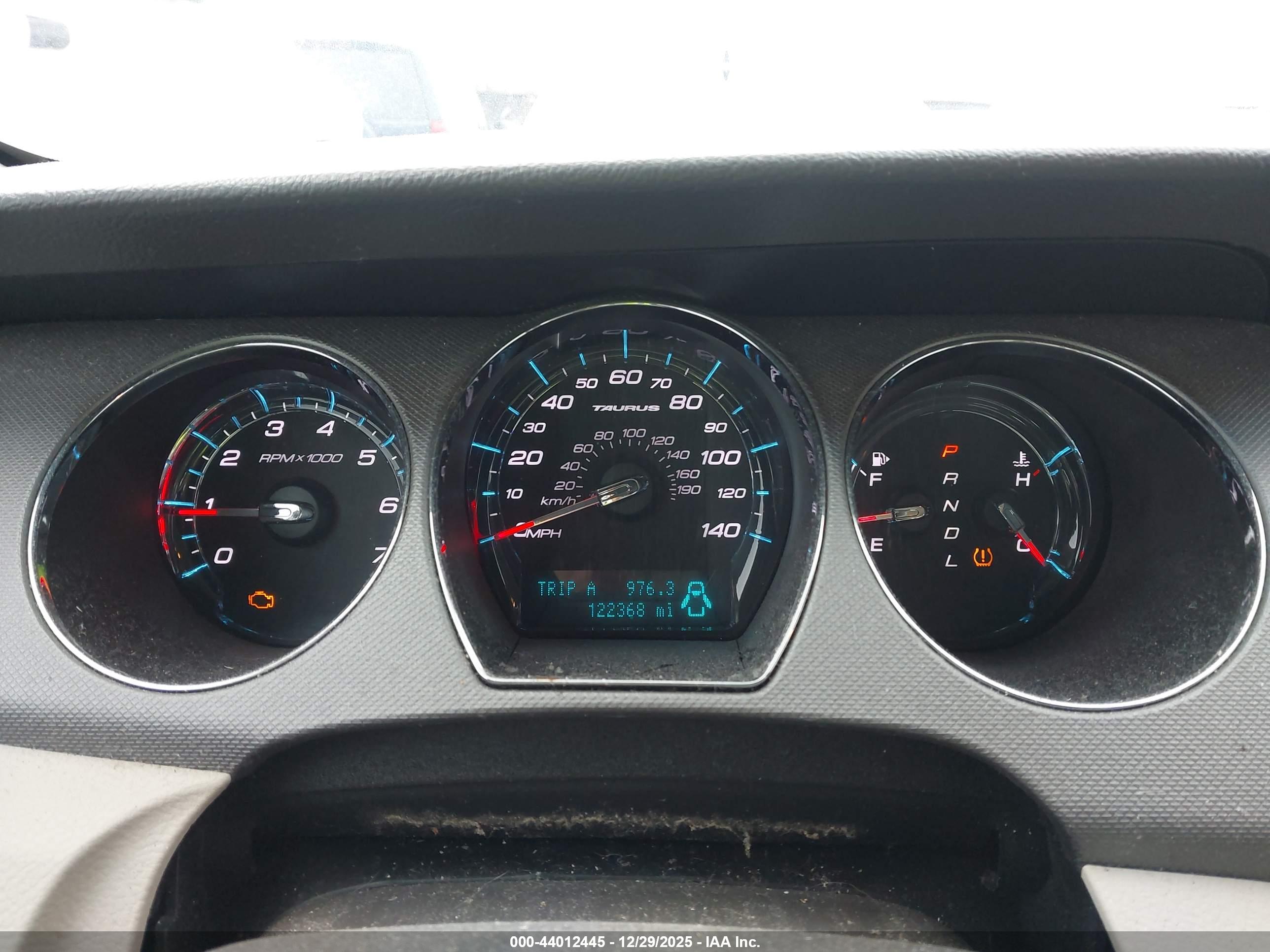 FORD TAURUS image 7