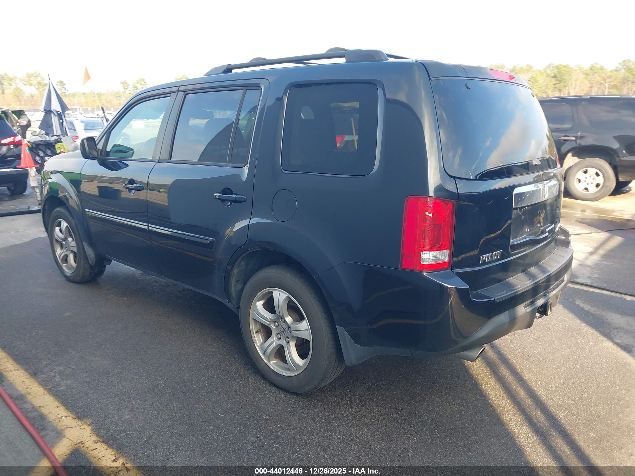 HONDA PILOT image 3